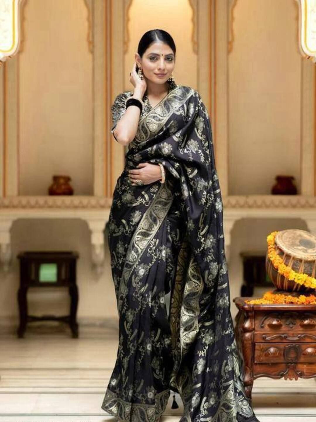 

SANJANA SILK Floral Zari Chanderi Saree, Black