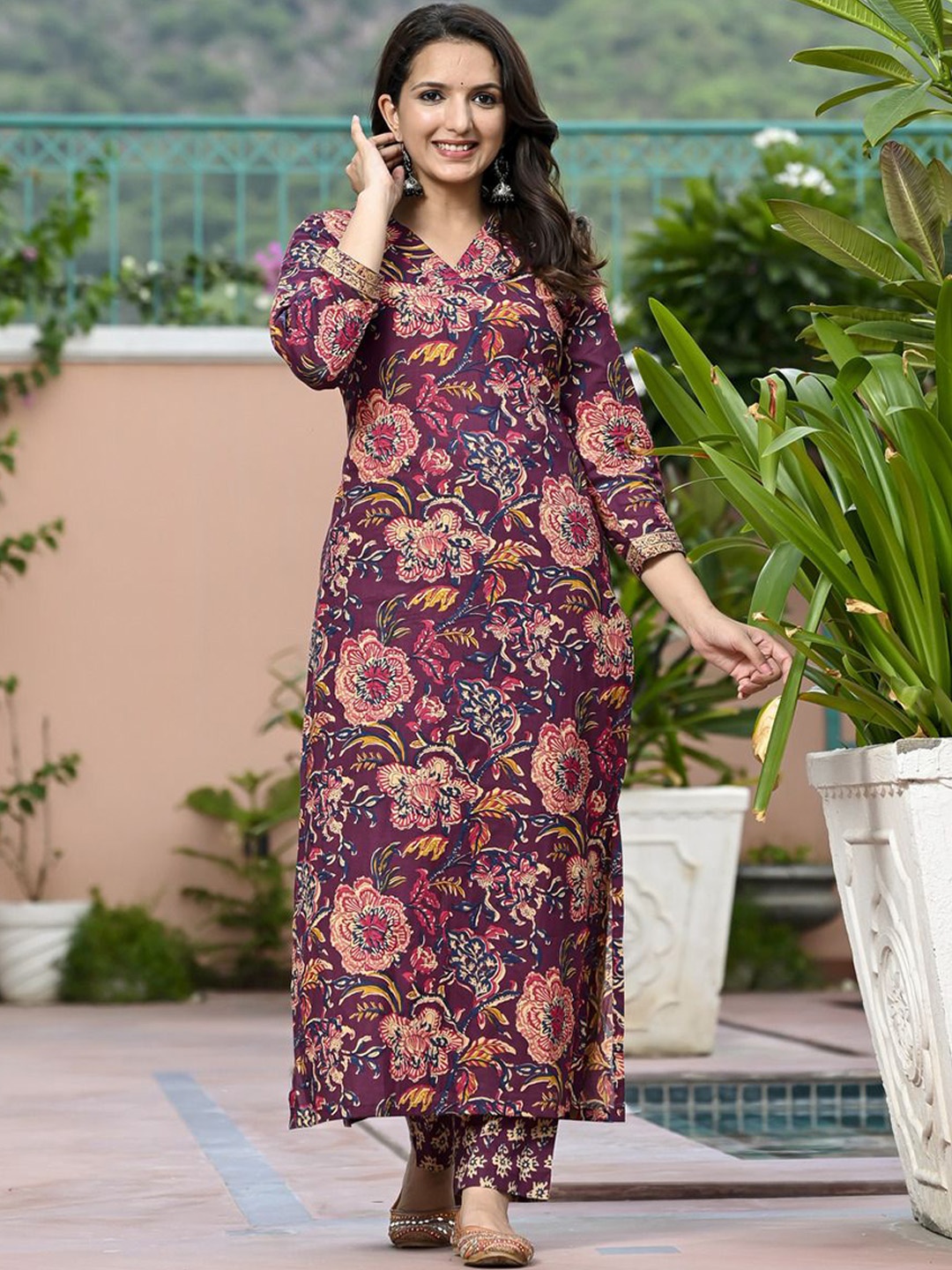 

Anni Designer Floral Printed Kurta with Trousers, Violet