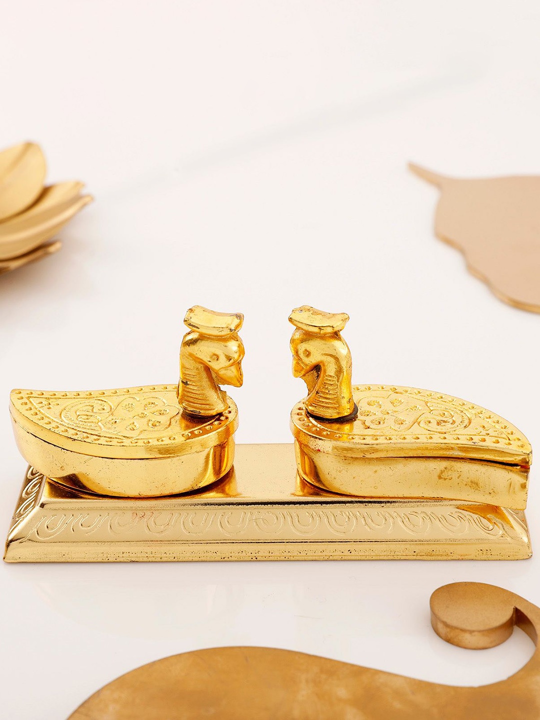 

IGP Gold-Plated Peacock Roli-Chawal Chopda With Moli Pooja Essentials