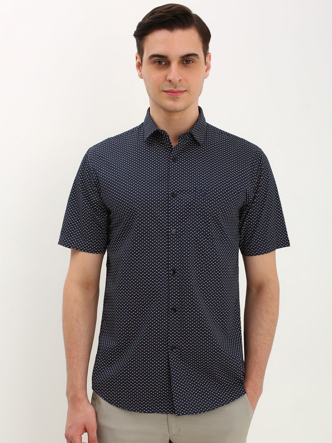 

Allen Solly Men Spread Collar Micro Ditsy Printed Cotton Slim Fit Casual Shirt, Navy blue