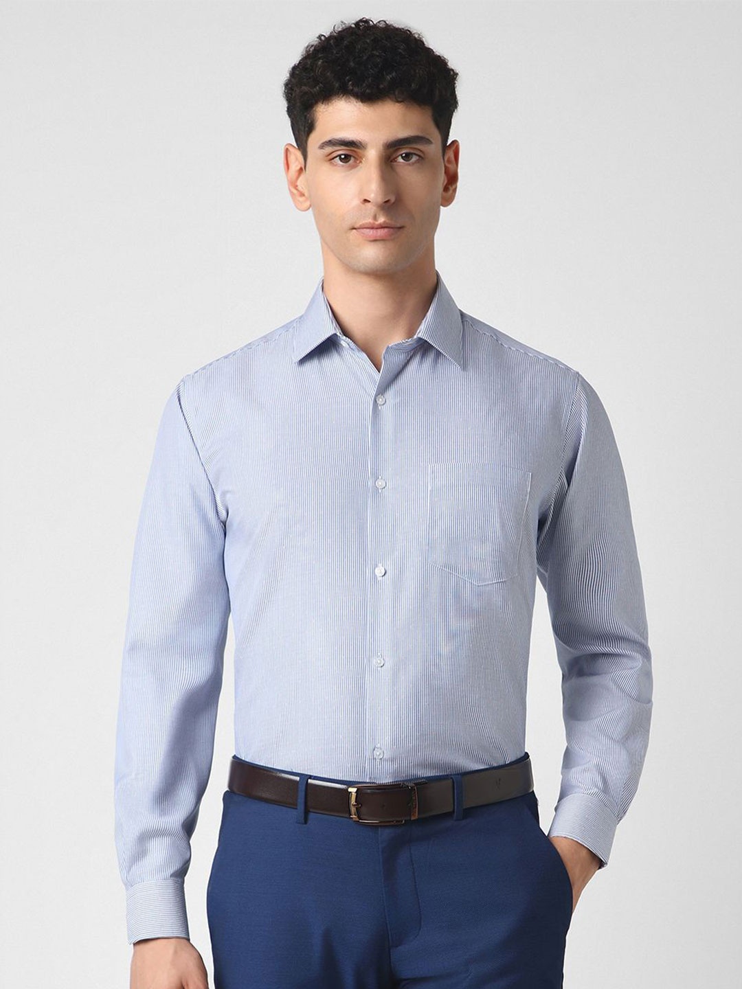 

Van Heusen Men Spread Collar Solid Cotton Formal Shirt, Blue