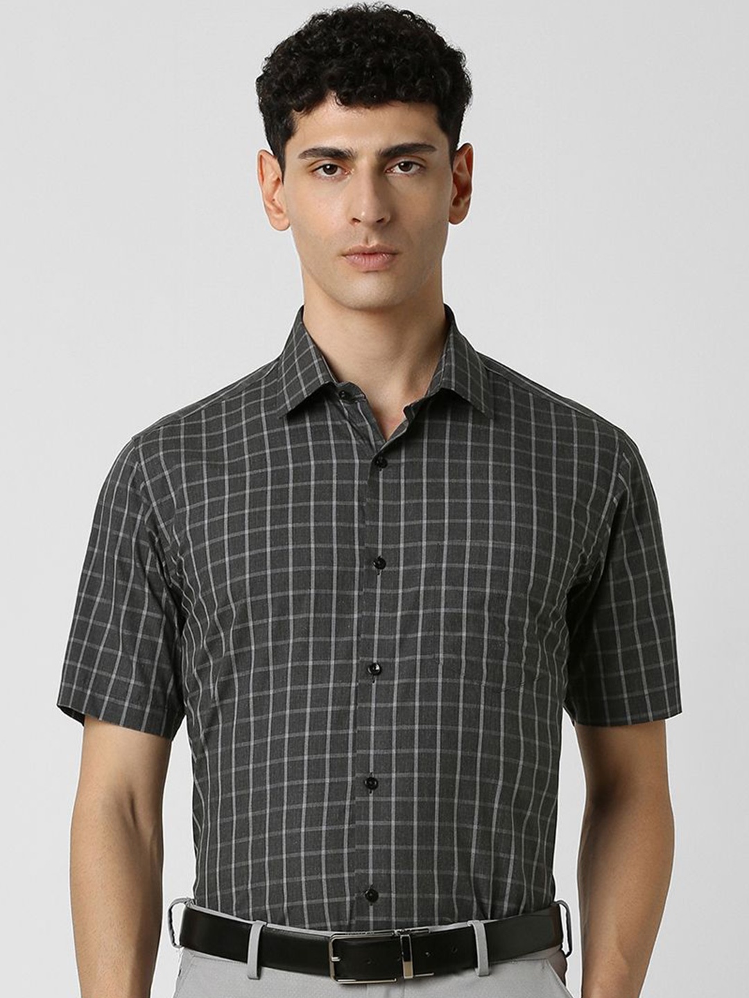 

Van Heusen Men Spread Collar Checked Cotton Formal Shirt, Grey