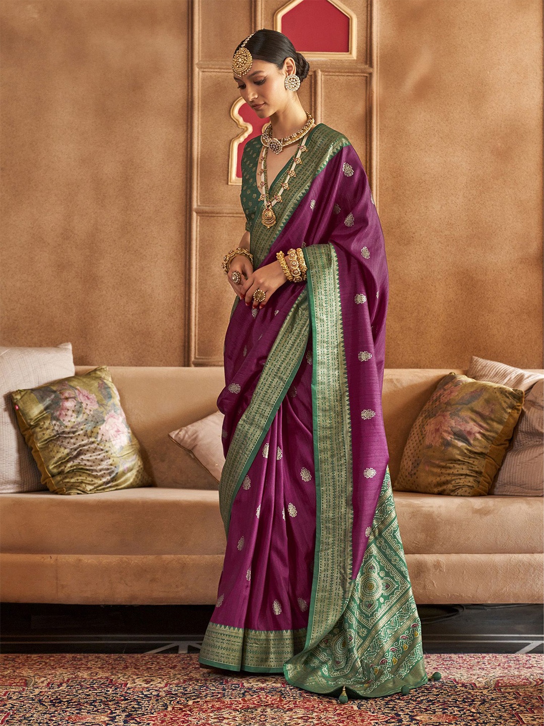 

elora Woven Design Zari Patola Saree, Magenta