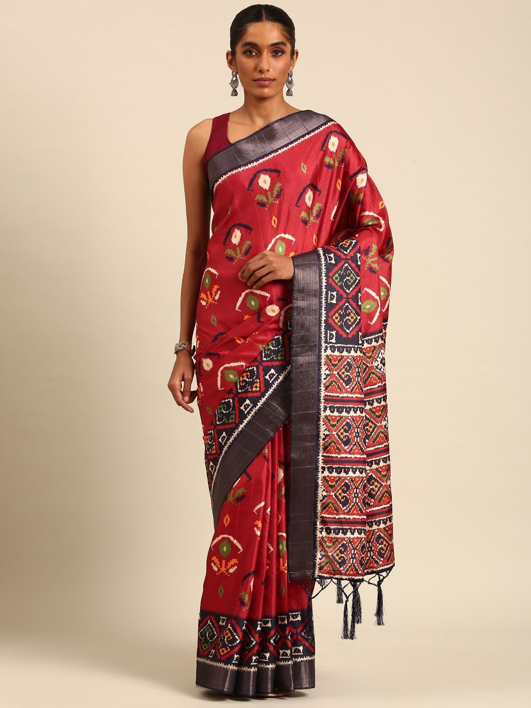 

Fashion Petals Digital Printed Traditional Zari Saree, Red