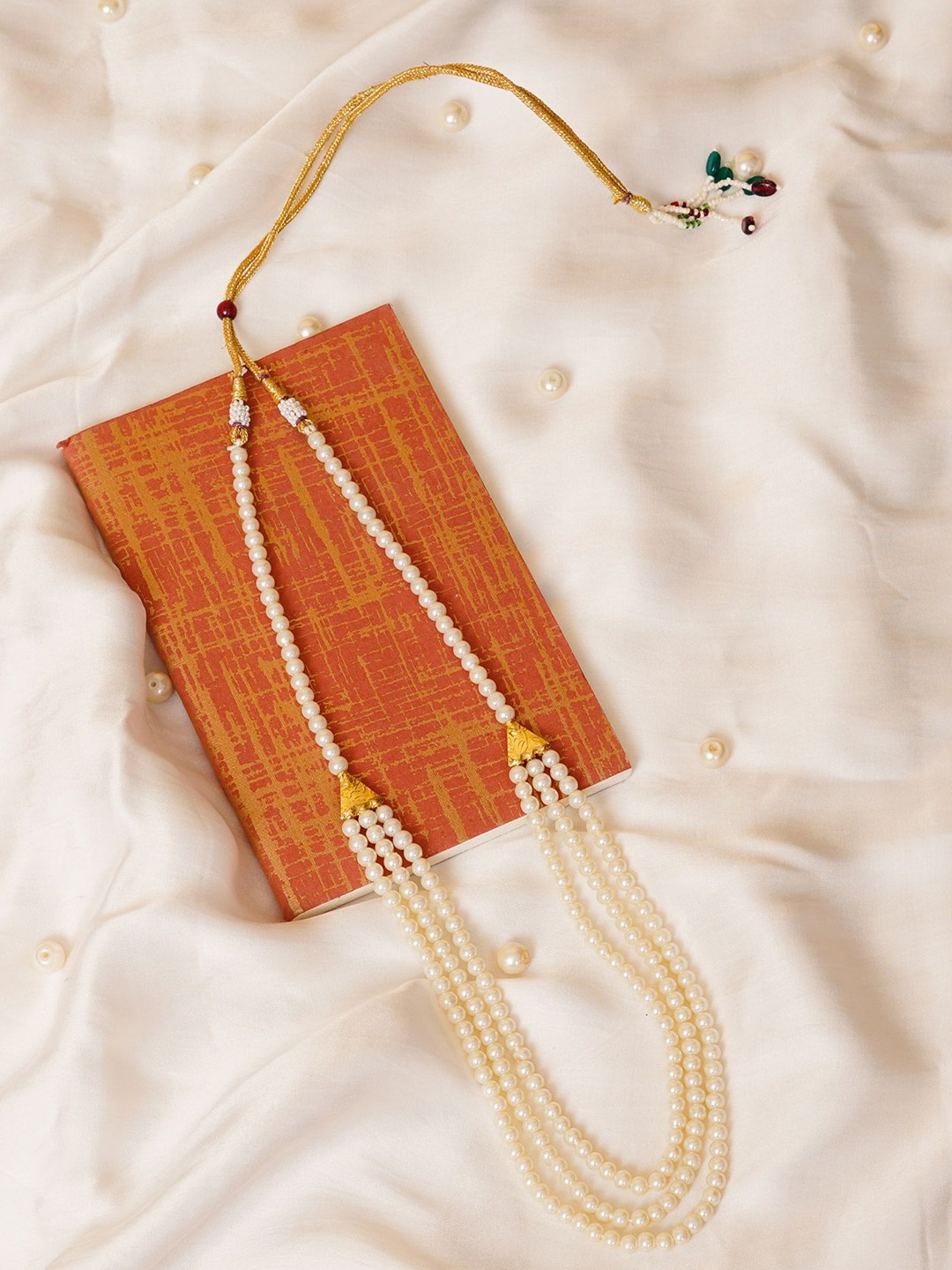 

Unnati Silks Amravati Pearls Beads Necklace, White