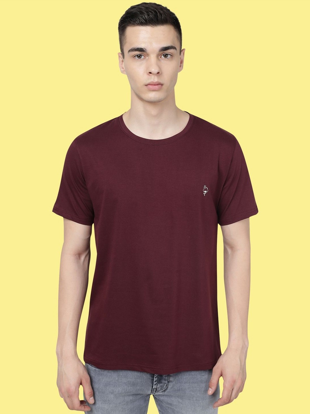 

MANTICORE Men Solid Round Neck Cotton T-shirt, Maroon