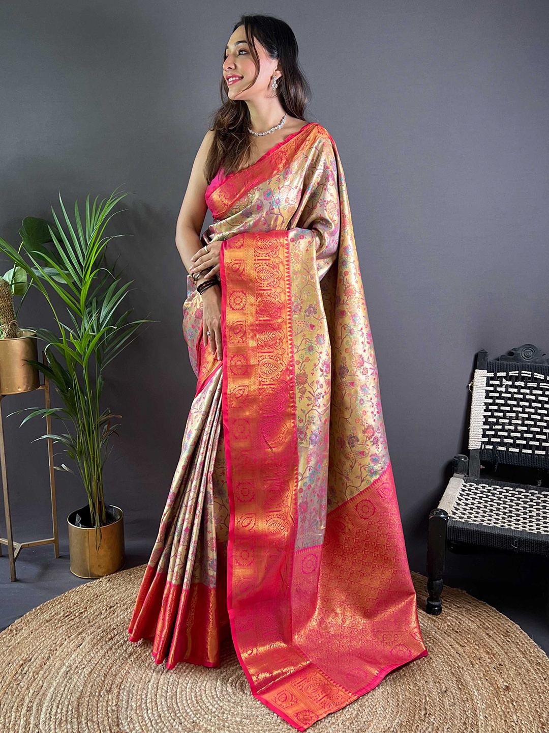 

Mitera Ethnic Motif Zari Woven Dharmavaram Saree, Pink