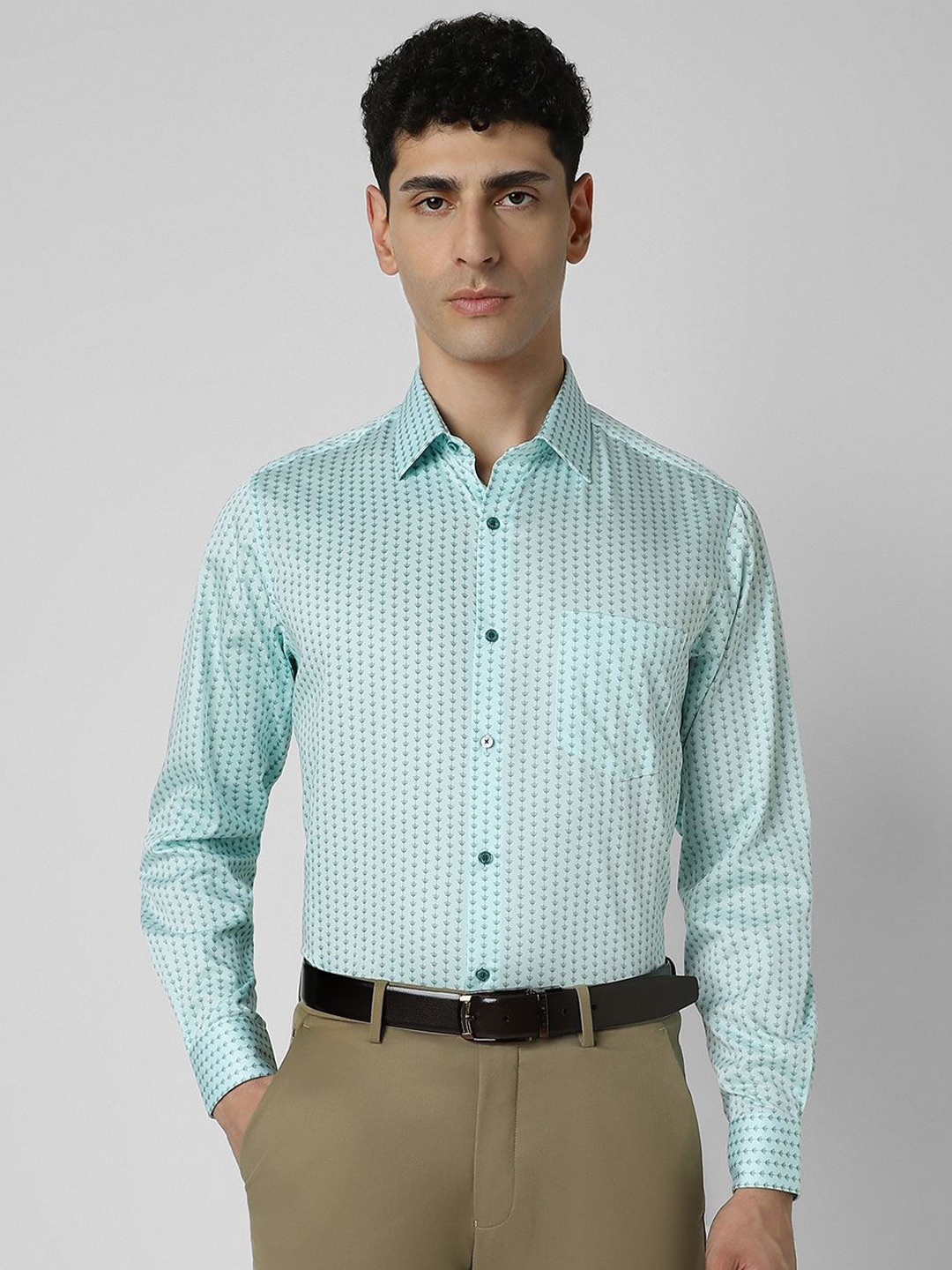 

Van Heusen Men Spread Collar Micro Ditsy Printed Cotton Party Shirt, Blue