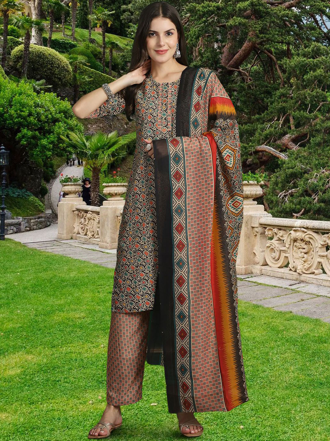 

Ethnic basket Floral Printed Pure Cotton Straight Kurta with Trousers & Dupatta, Beige