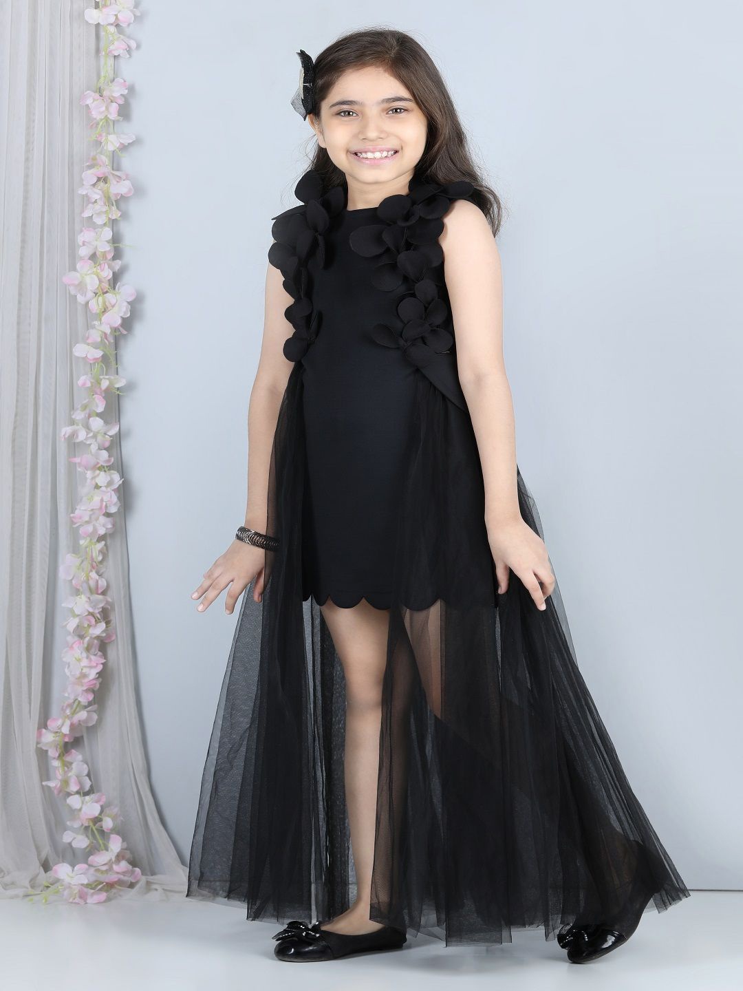 

THE LITTLE CELEBS Girls Applique Party Maxi Dress, Black