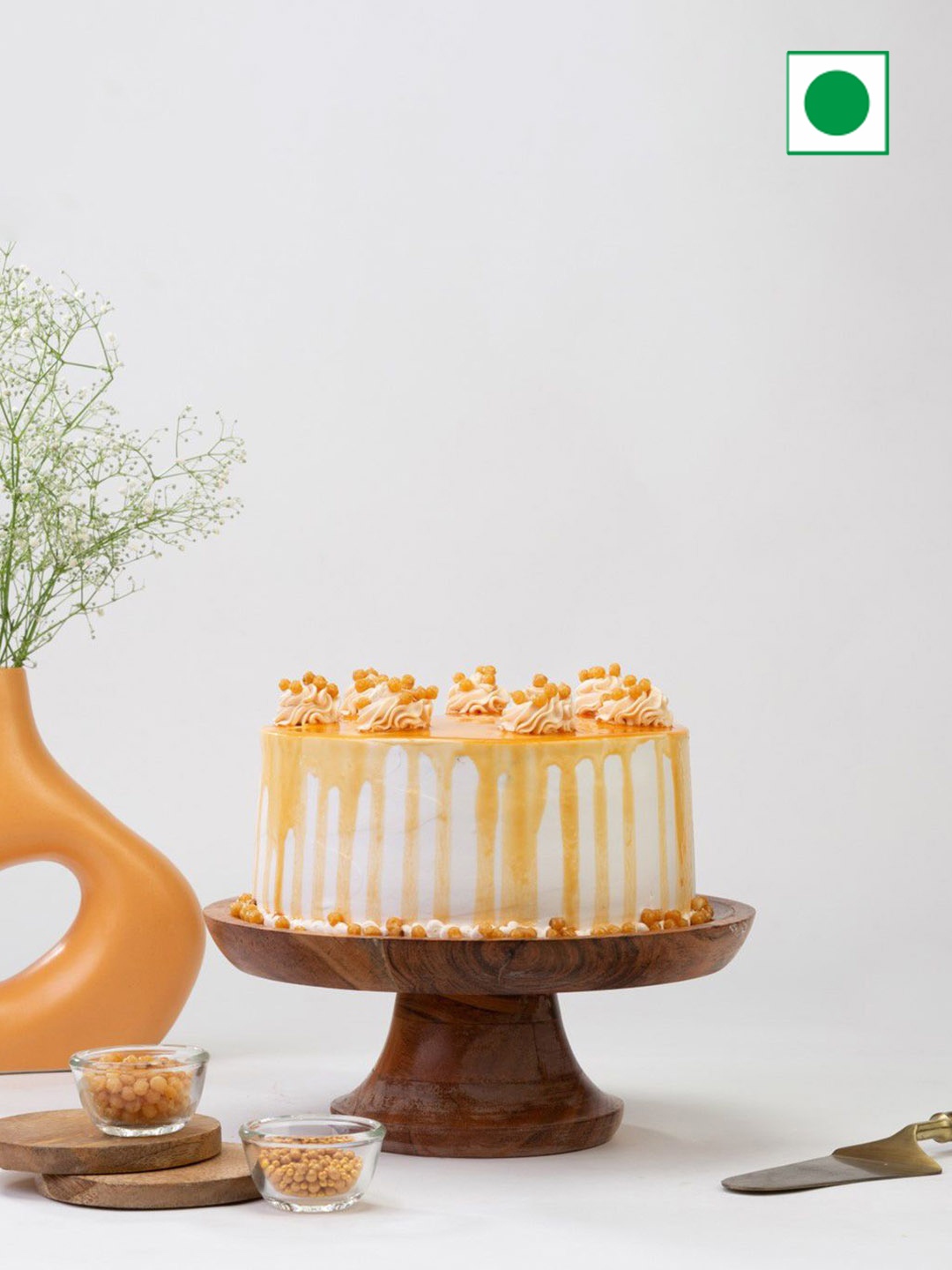 

IGP Butterscotch Eggless Round Cake-1 Kg, White