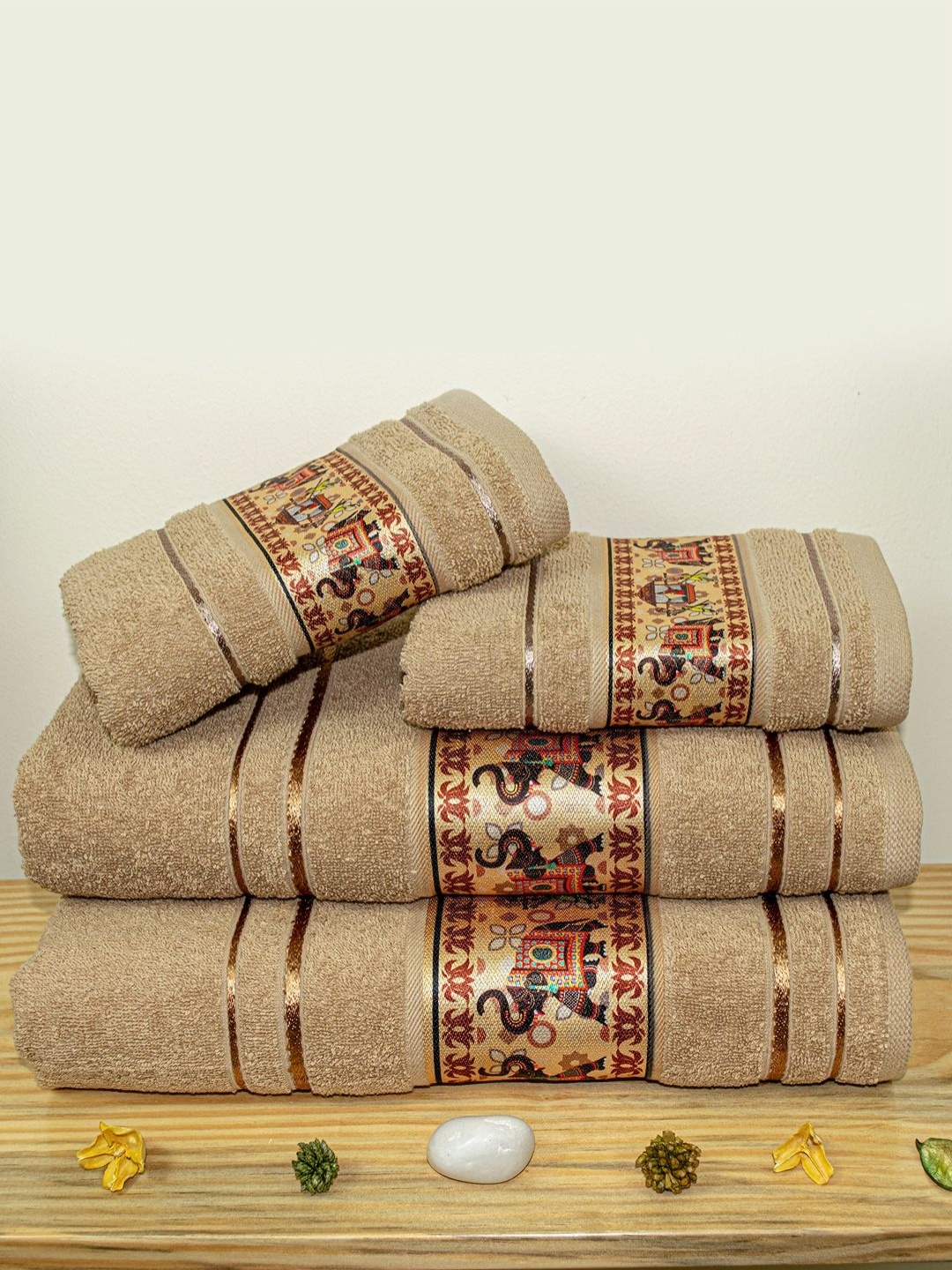 

RANGOLI Beige & Bronze Toned 4 Piece Printed Cotton 450 GSM Towel Set