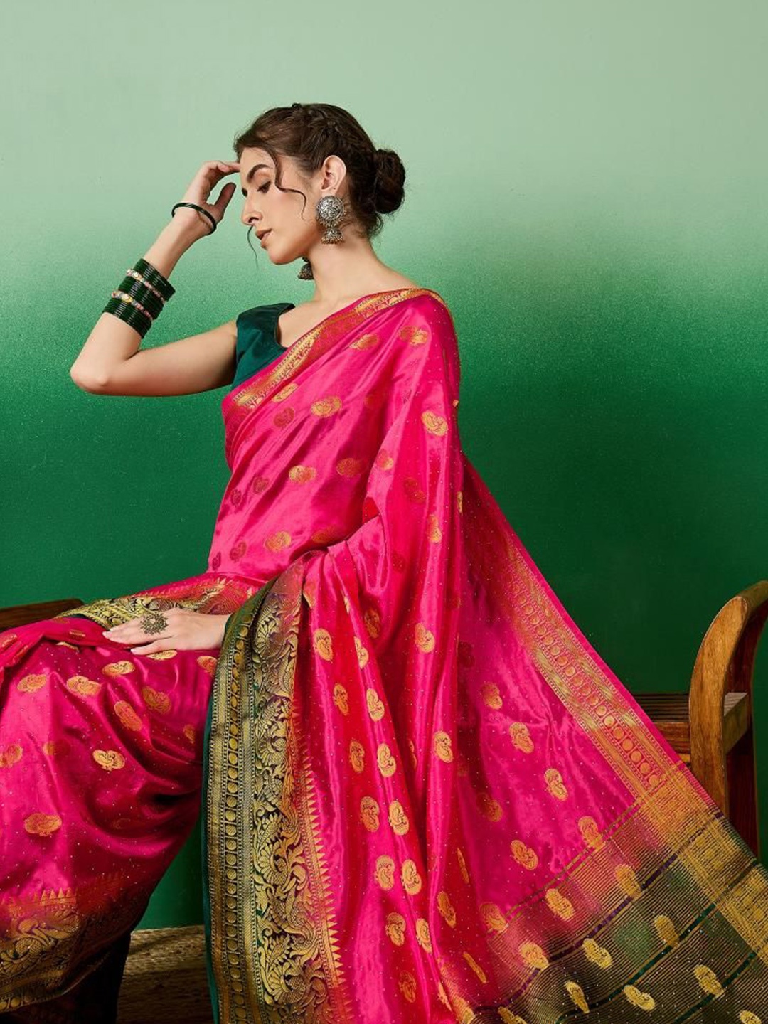 

Sangria Woven Design Zari Saree, Pink