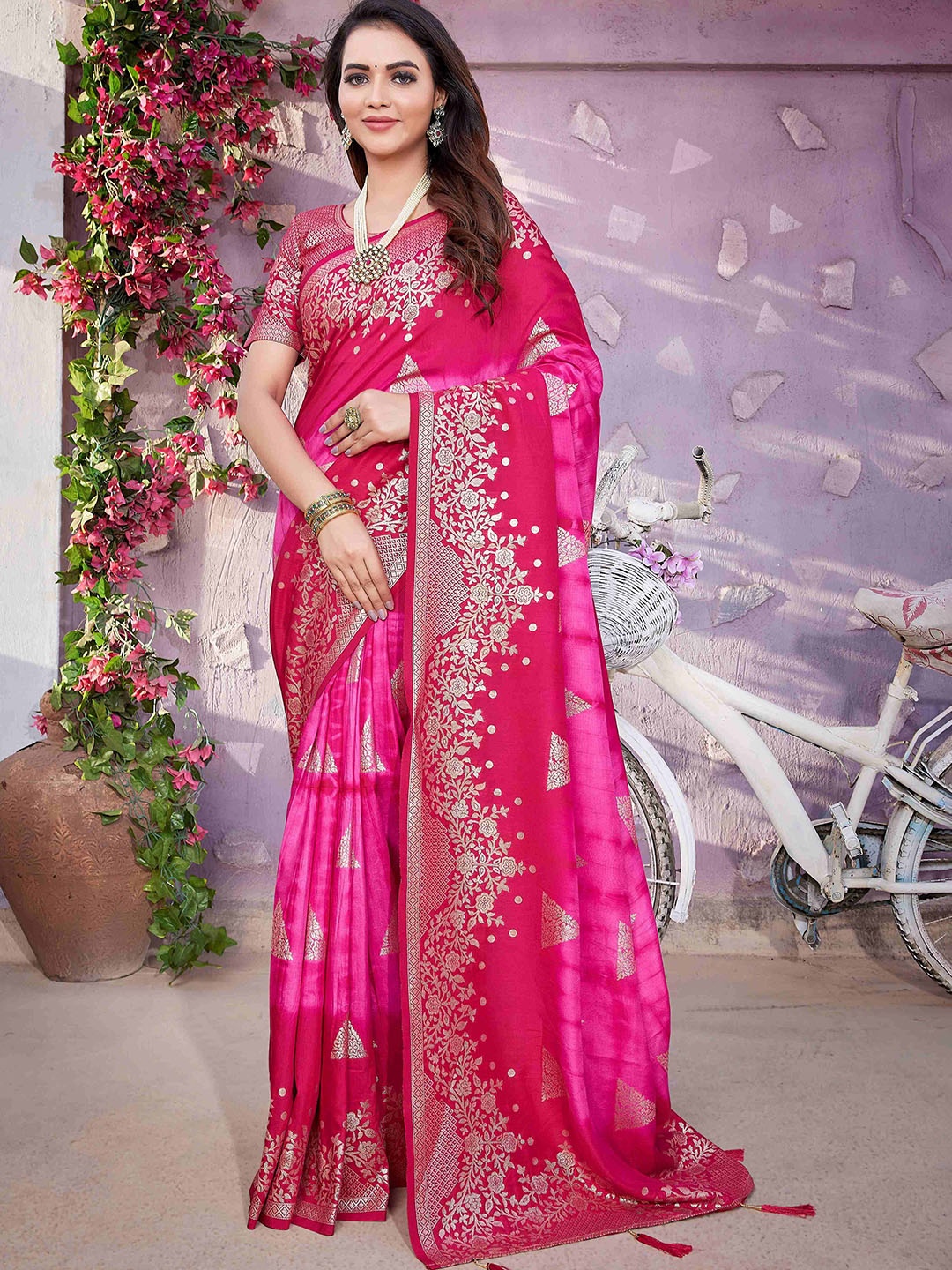 

HEER FASHION Ethnic Motifs Zari Saree, Pink