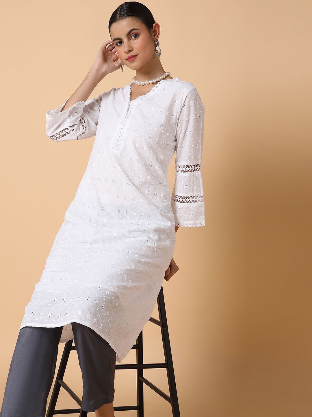 

SHOWOFF Floral Embroidered V-Neck Cotton Straight Kurta, White