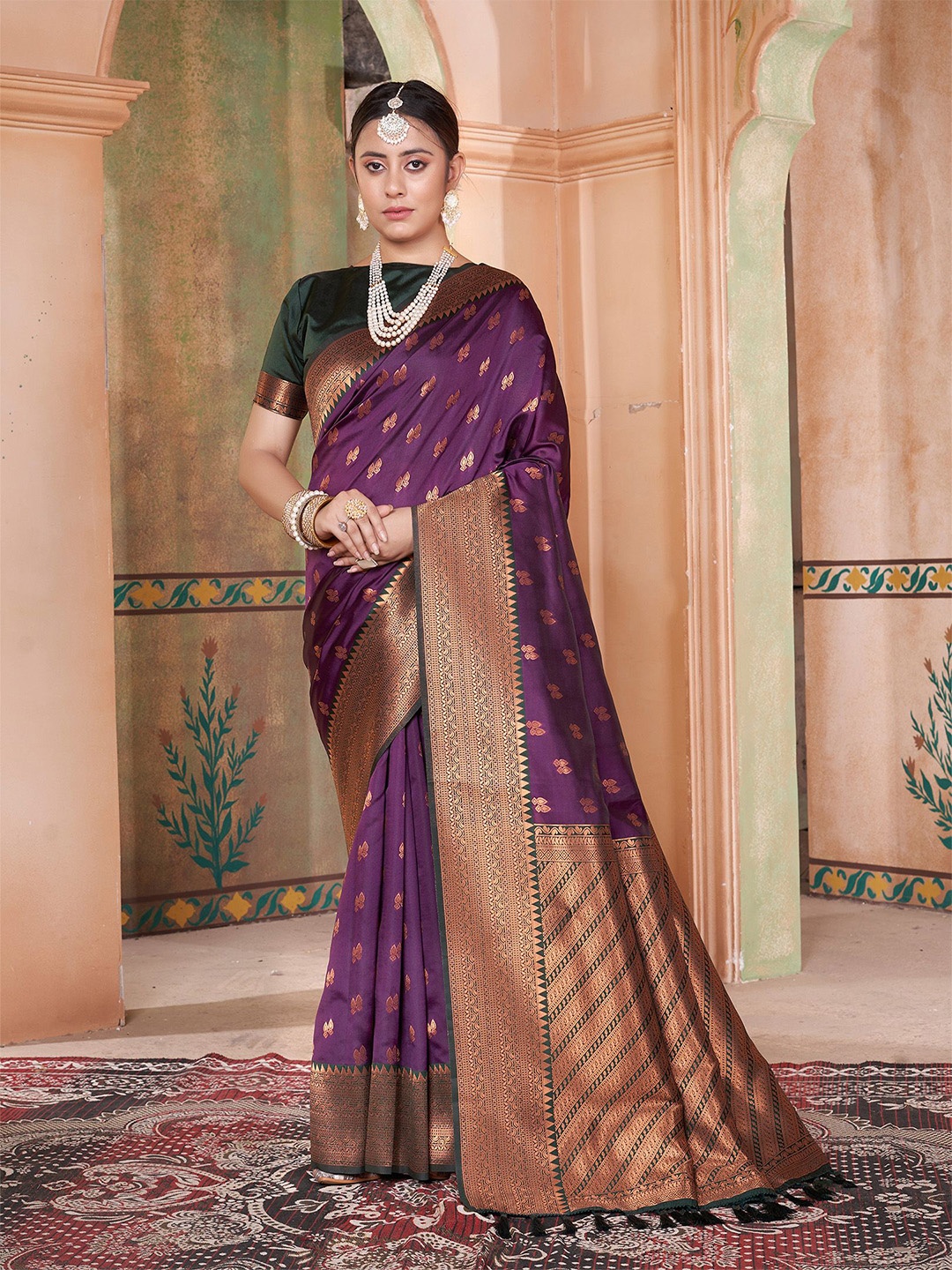 

Anouk Ethnic Motif Zari Woven Kanjeevaram Saree, Purple