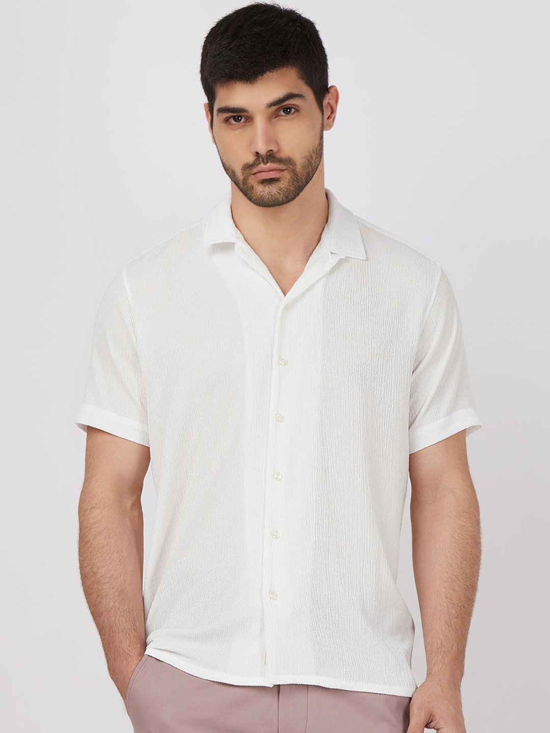 

Mufti Men Spread Collar Self Design Relaxed Fit Casual Shirt, White