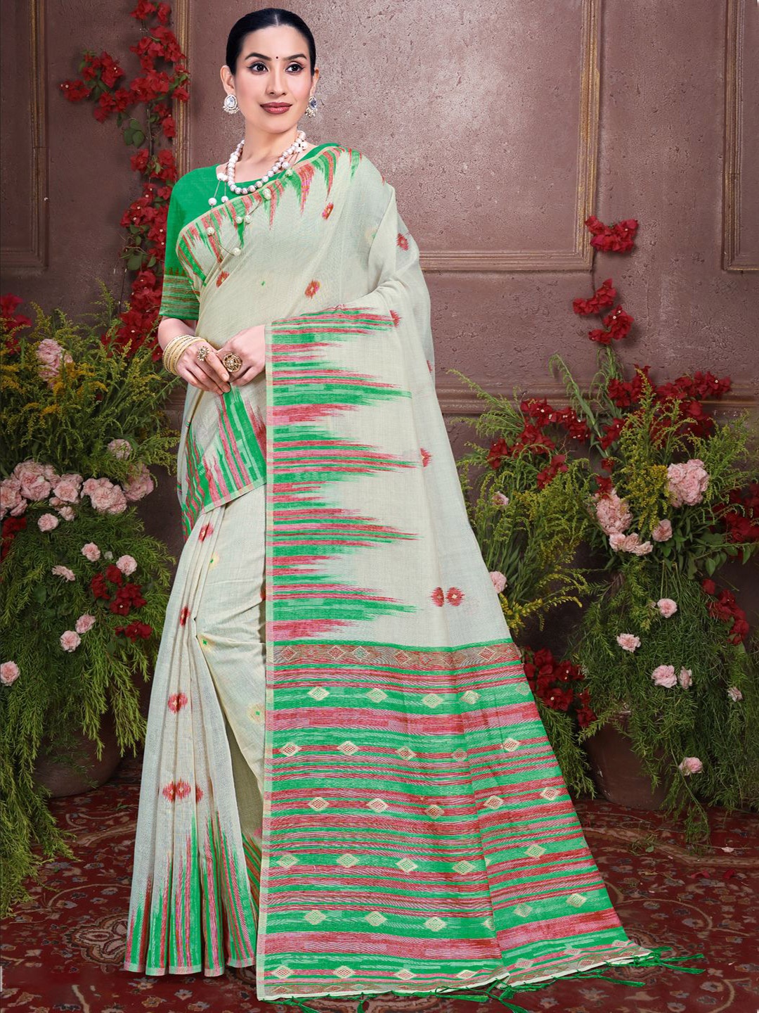 

SANGAM PRINTS Woven Design Tussar Saree, Cream