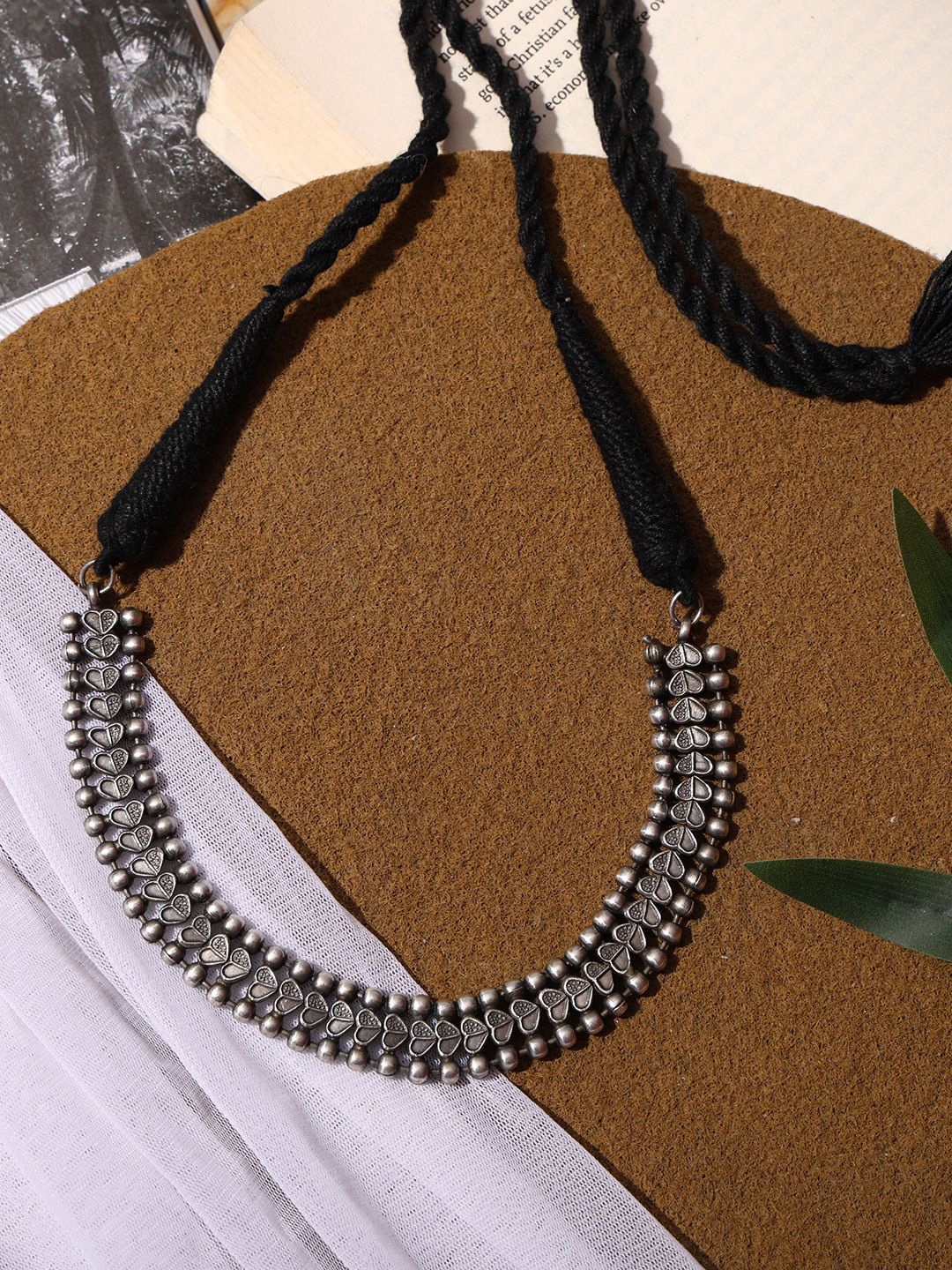 

VENI 92.5 Silver-Plated Oxidised Necklace
