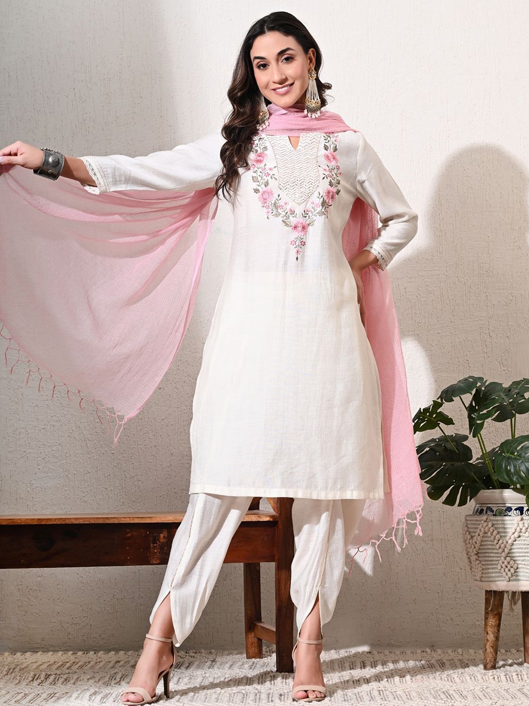

MEESAN Floral Yoke Design Thread Work Chanderi Silk Straight Kurta With Dhoti & Dupatta, Off white