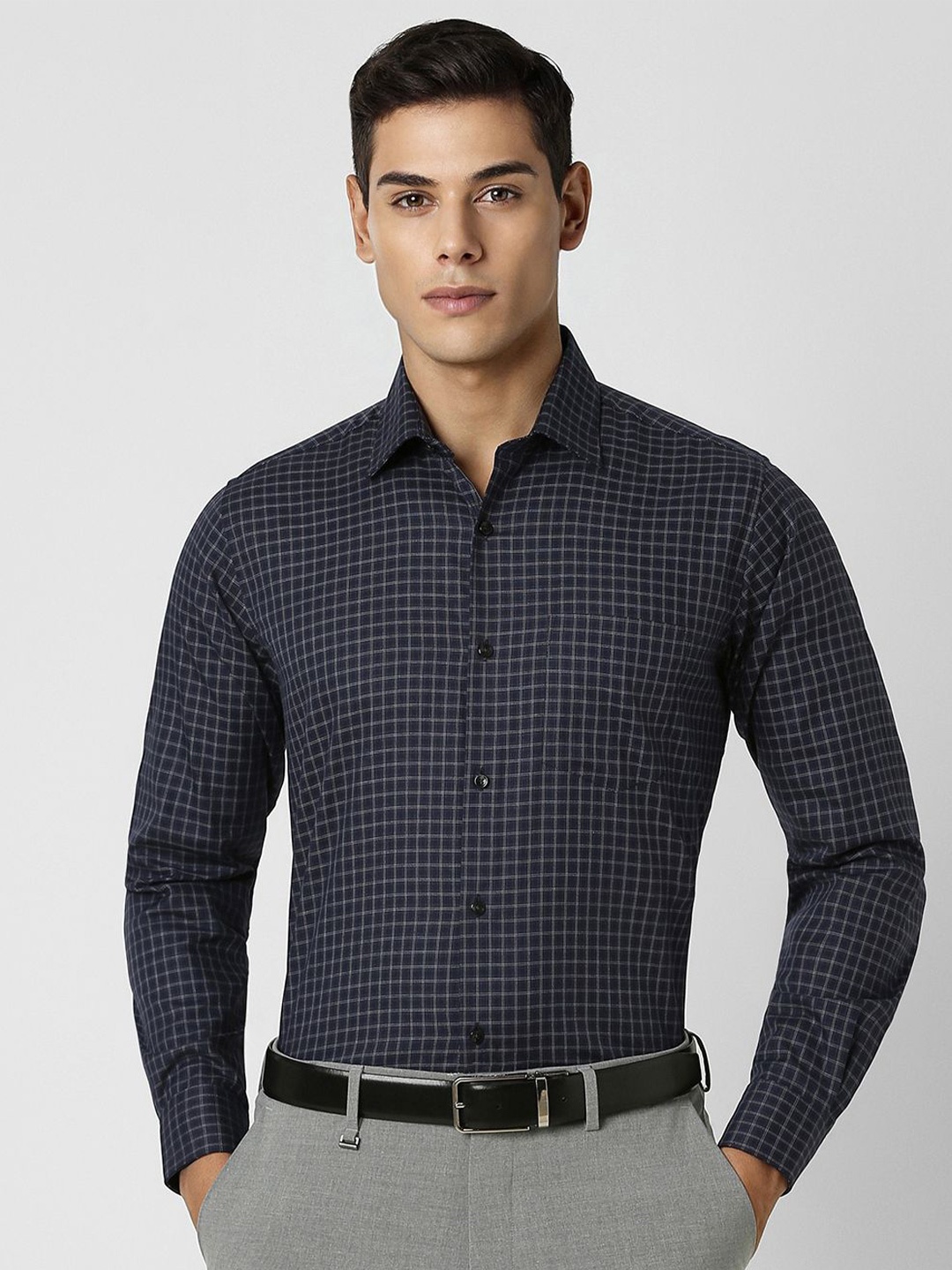 

Van Heusen Men Spread Collar Checked Cotton Formal Shirt, Navy blue