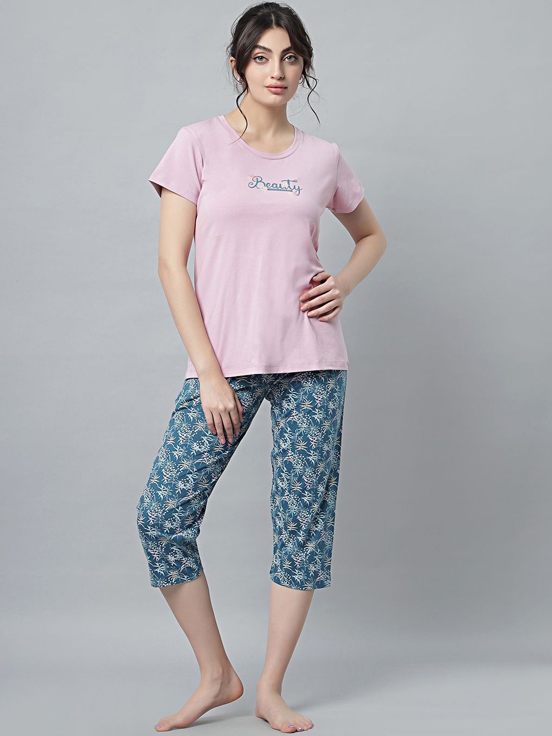 

QUIRA Women Printed Pure Cotton Tshirt Capri Set Night suit, Pink