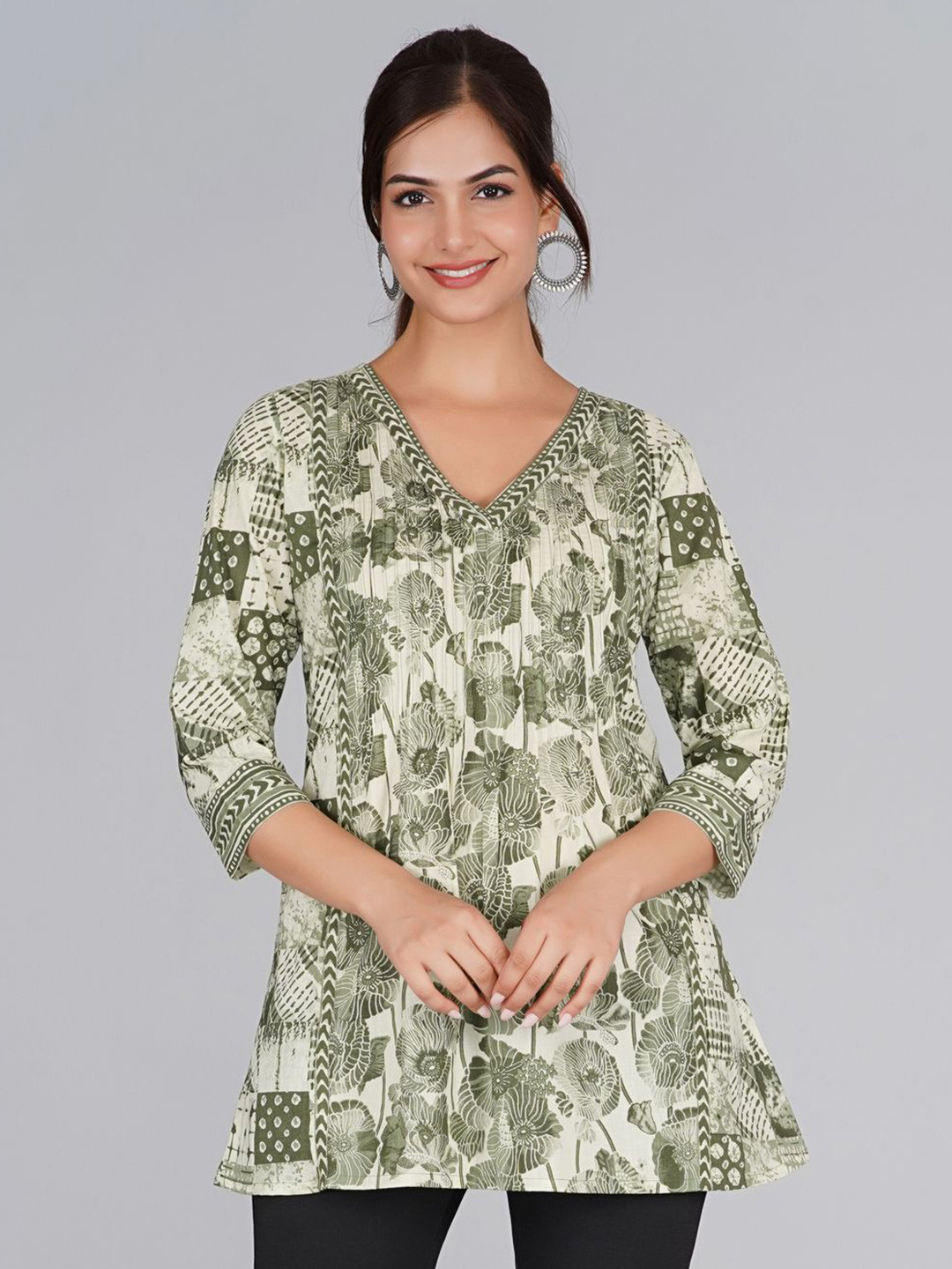 

Neemiya Printed V-Neck Pure Cotton Kurti, Green