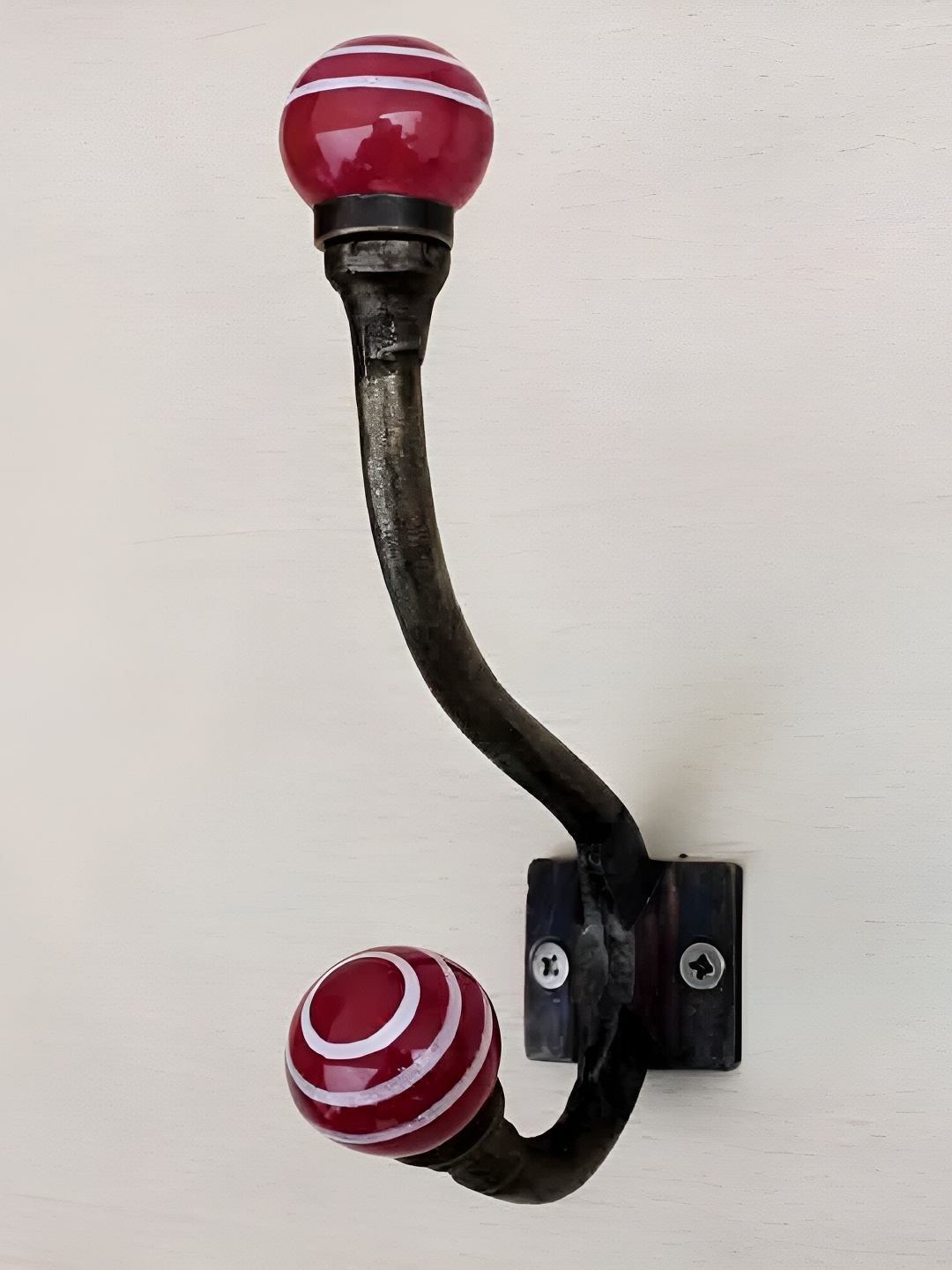 

Indianshelf Red & White 4 Pieces Printed Utility Hooks
