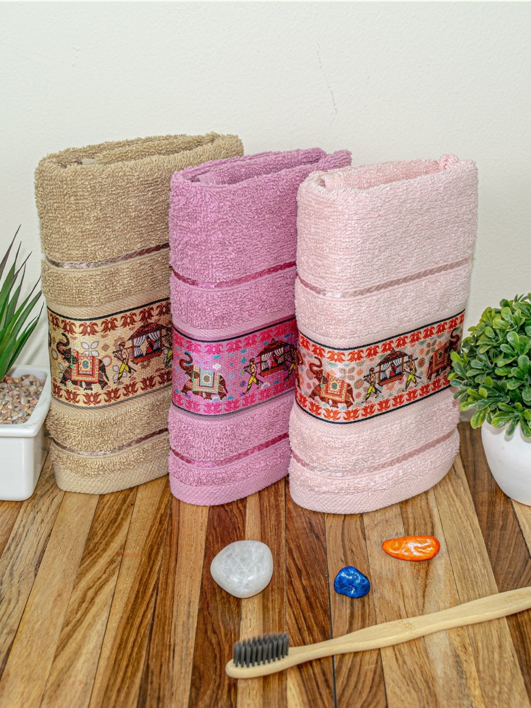 

RANGOLI Brown & Pink 3 Pieces Pure Cotton Hand Towel