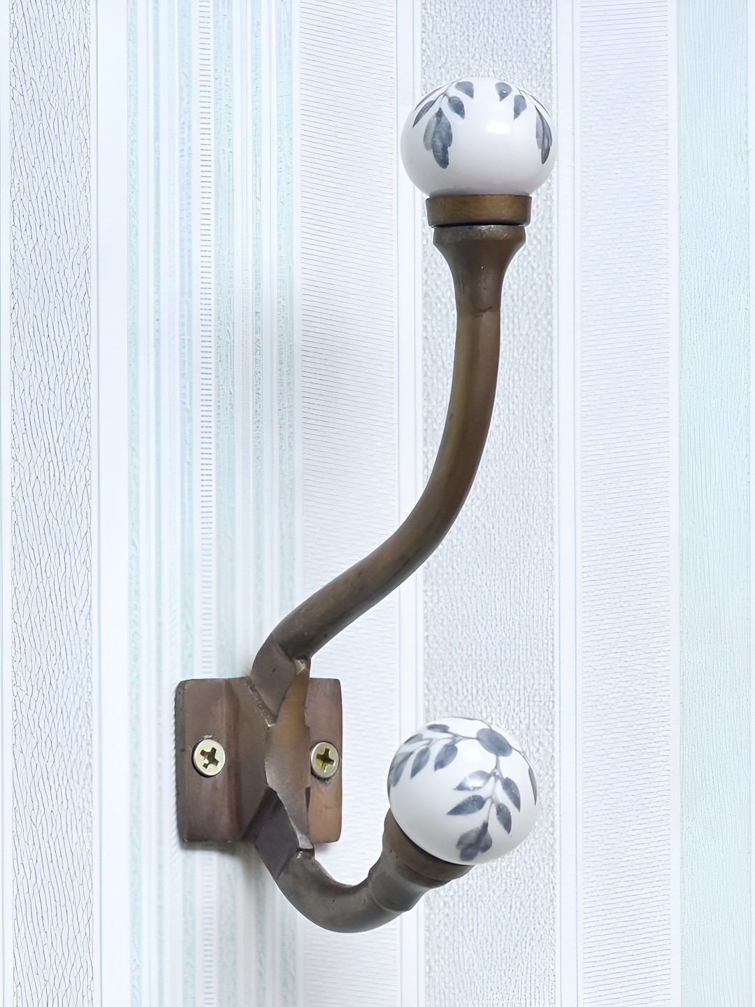 

Indianshelf Grey & White 4 Pieces Printed Hooks
