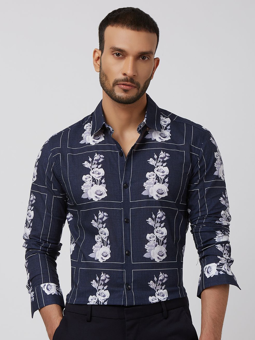 

Mufti Men Spread Collar Cotton Slim Fit Casual Shirt, Navy blue