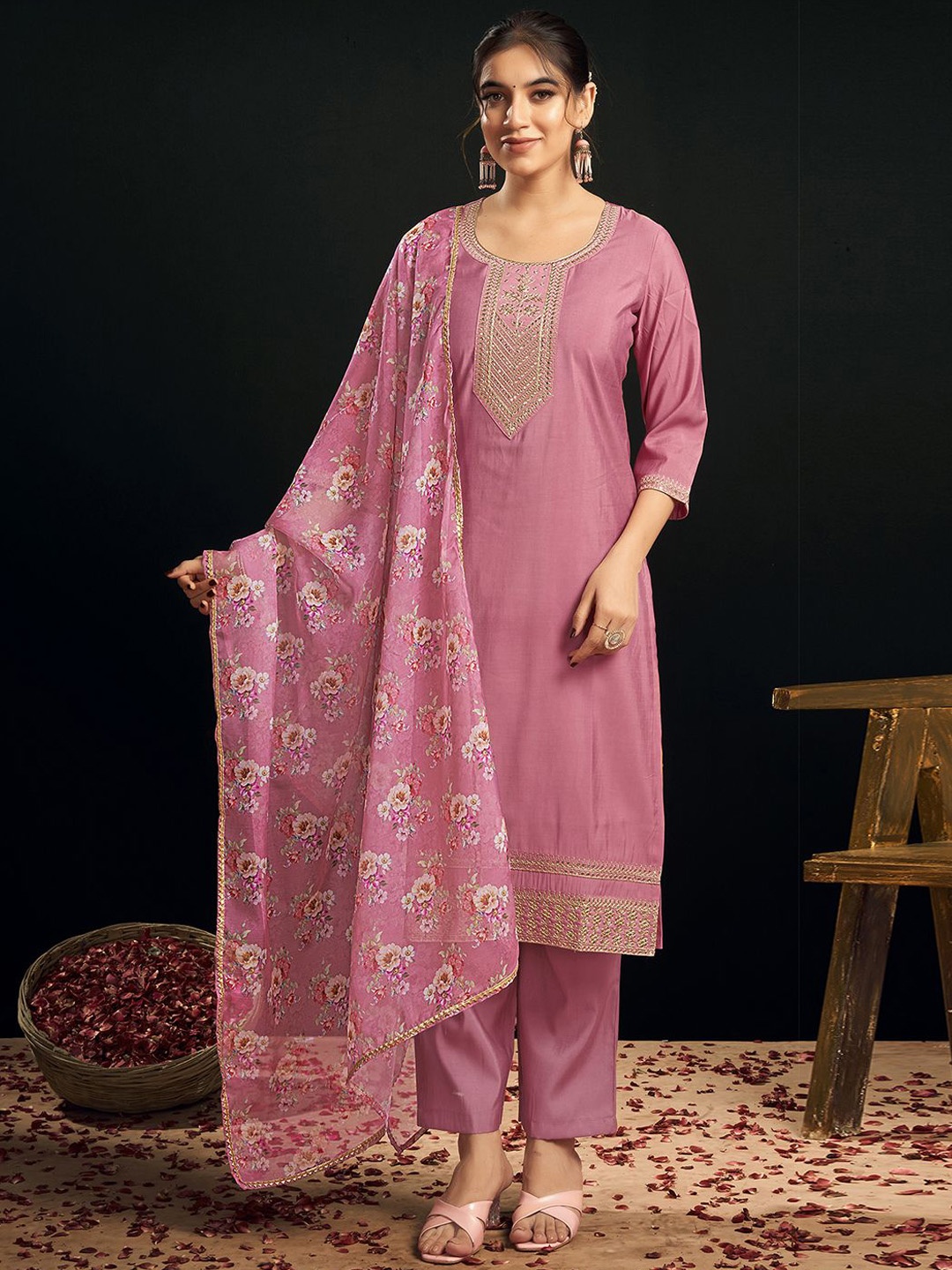 

SKYLEE Ethnic Motifs Embroidered Chanderi Silk Straight Kurta With Trousers & Dupatta, Pink