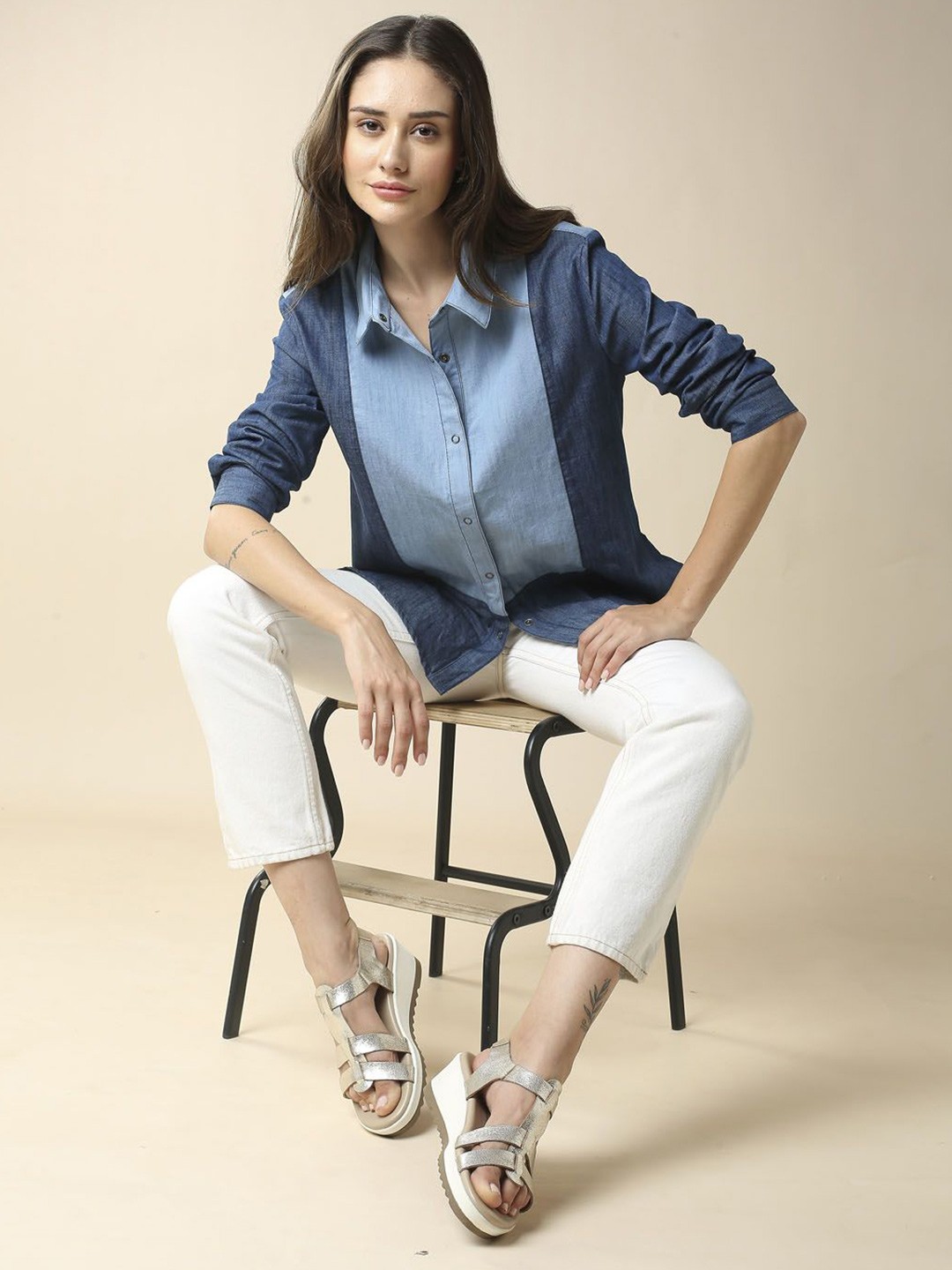 

Chemistry Denim Colourblocked Spread Collar Casual Shirt, Blue