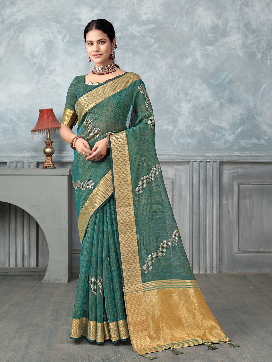 

ALAGINI Ethnic Motifs Embroidery Saree, Teal