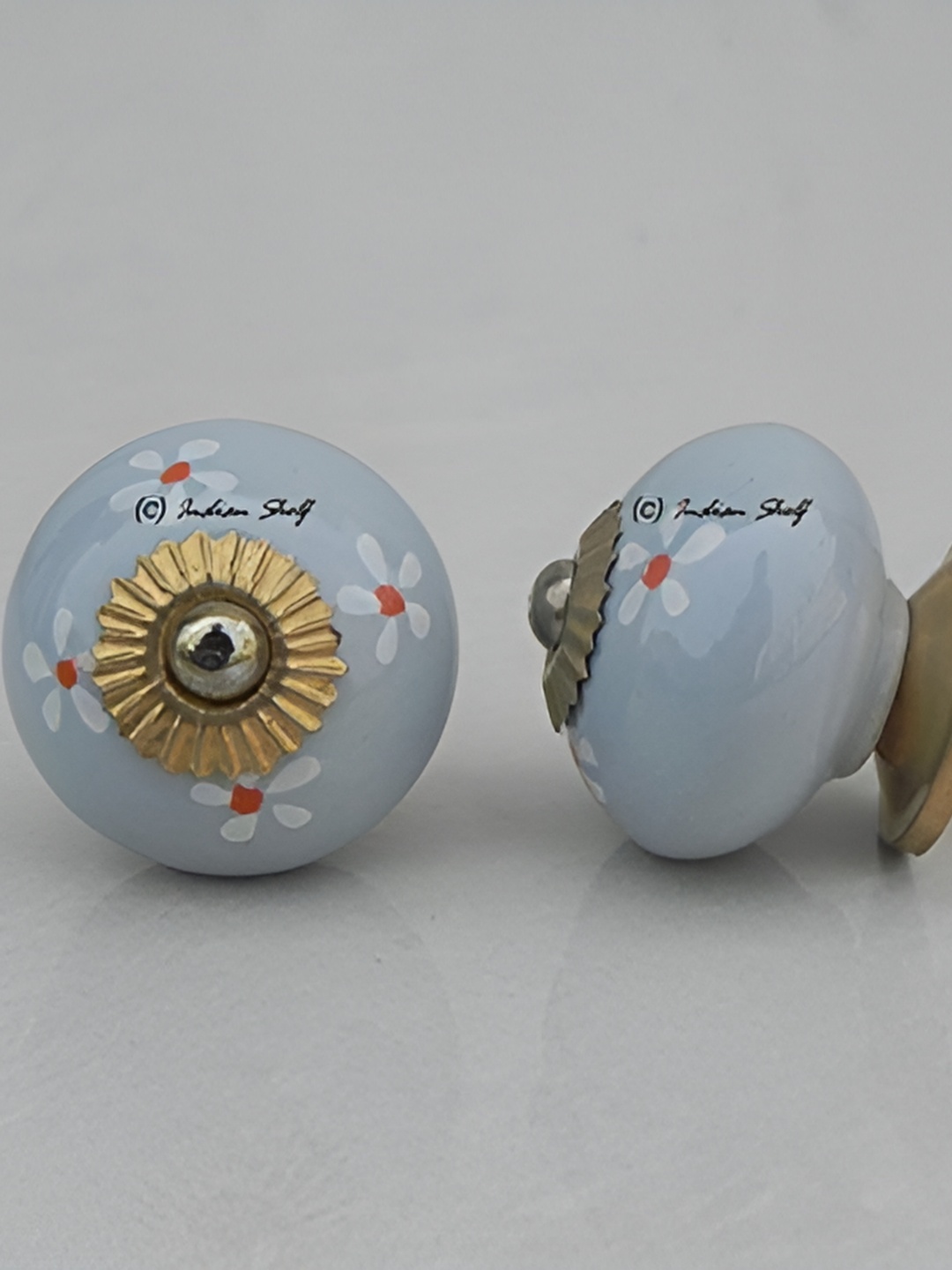 

Indianshelf Grey & Red 4 Pieces Round Printed Ceramic Knobs