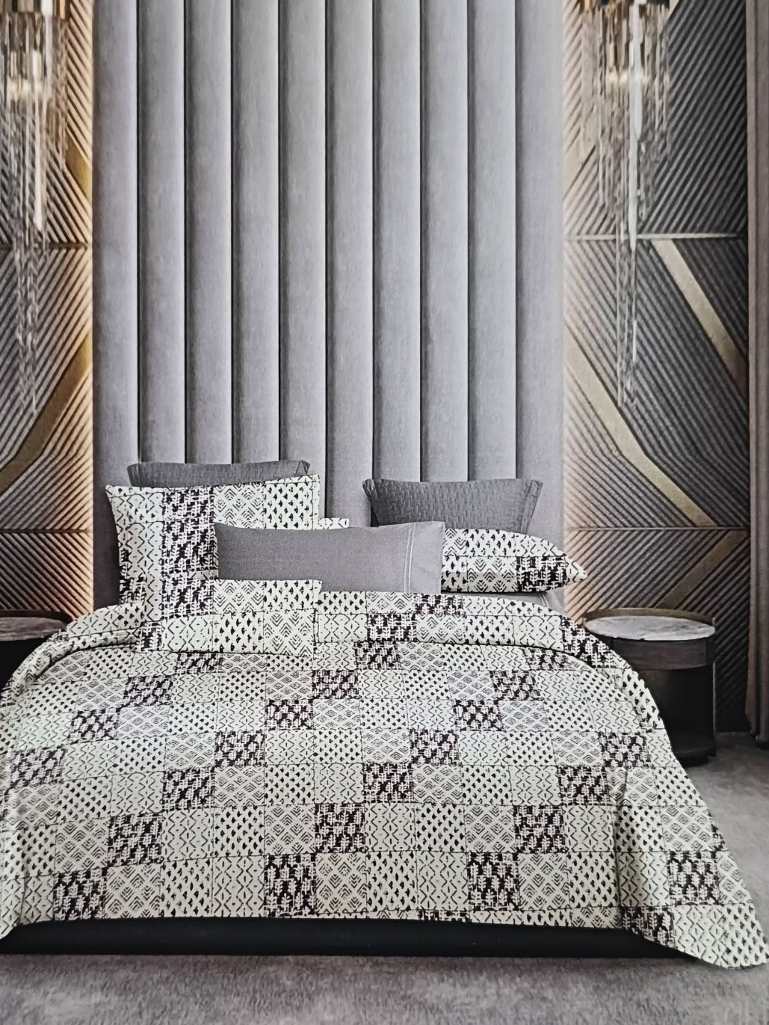 

Signature White & Black 160 TC King Bedsheet with 2 Pillow Covers