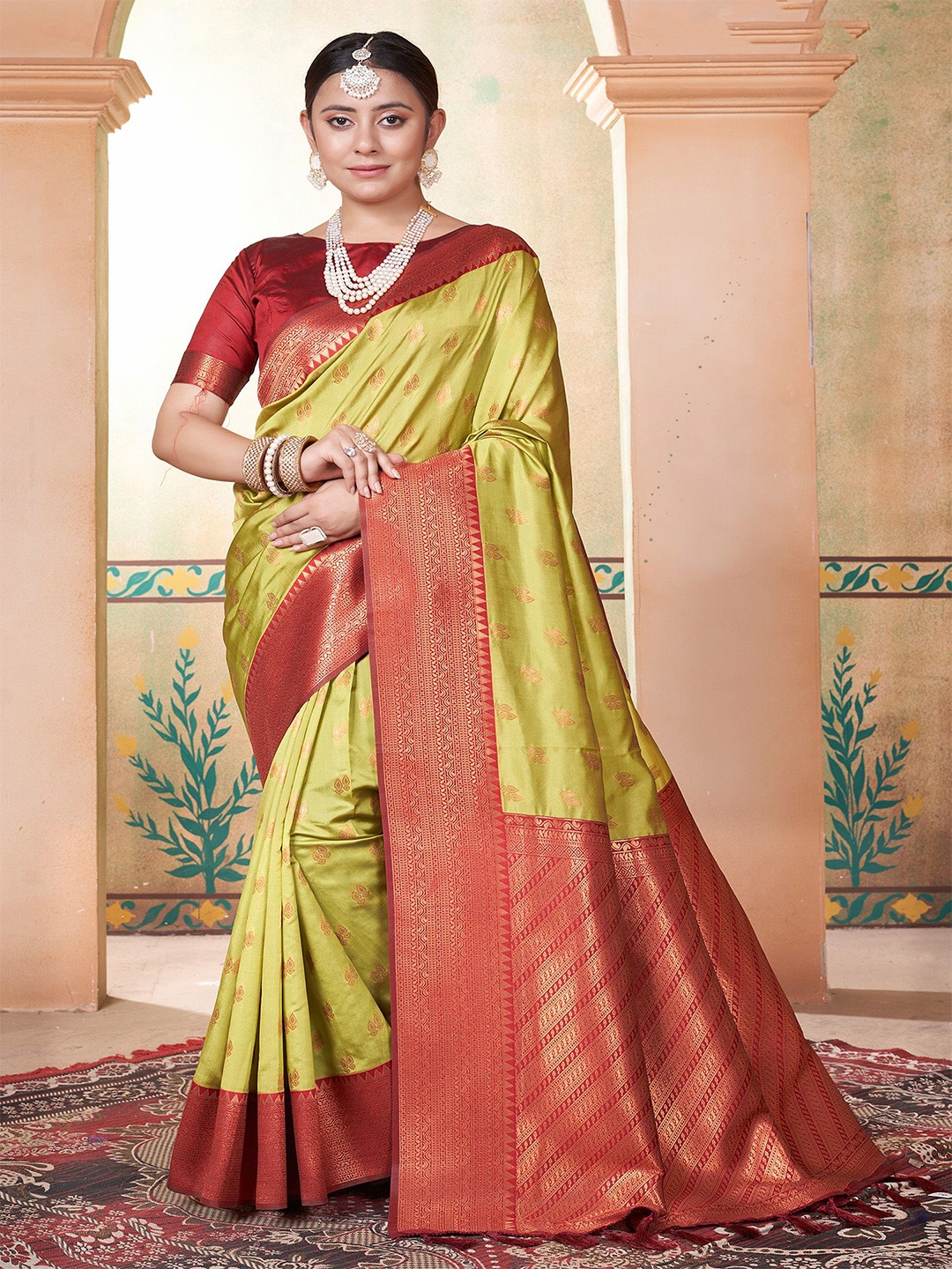 

Anouk Ethnic Motif Zari Woven Kanjeevaram Saree, Lime green