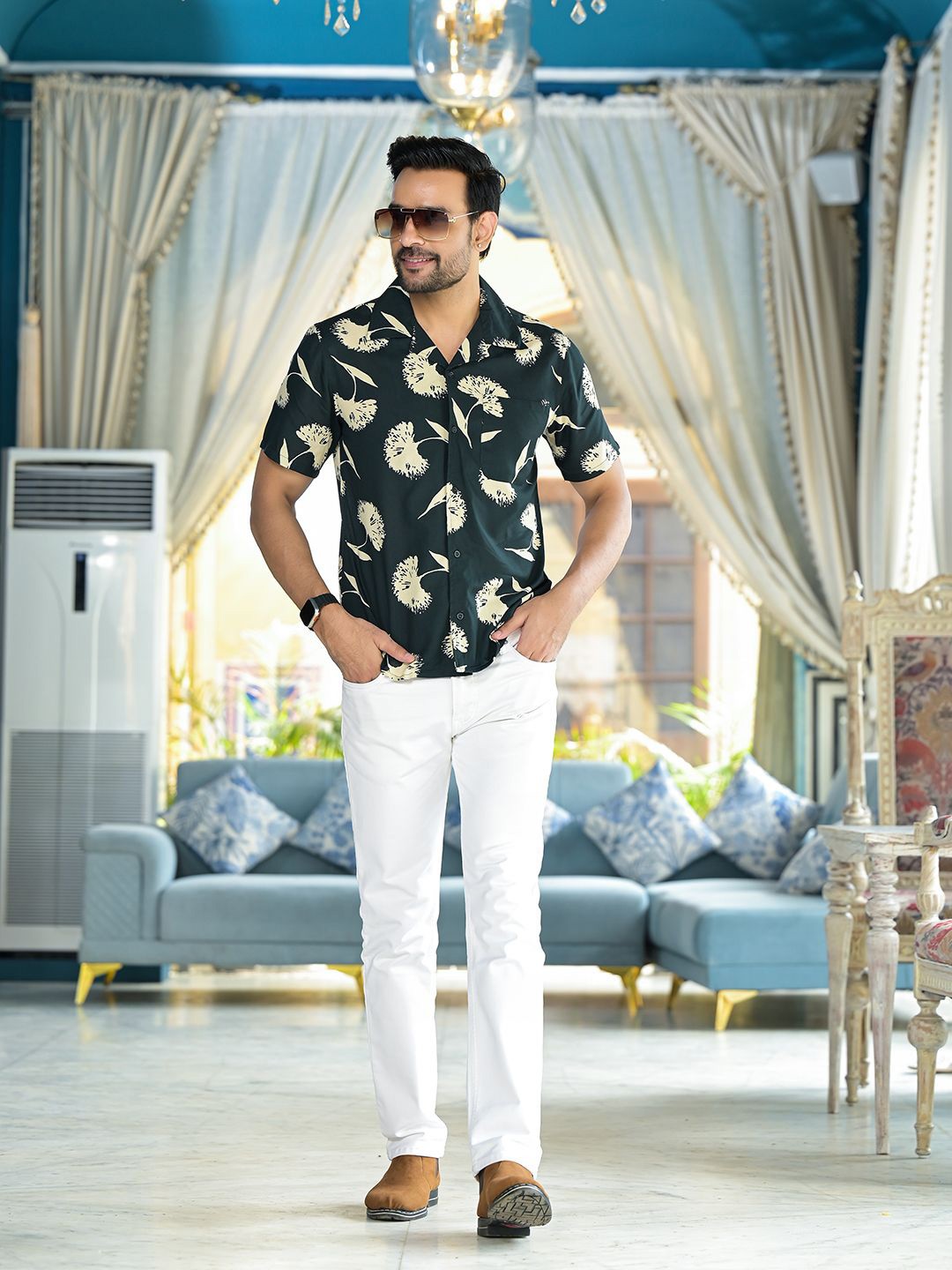 

AKS Men Spread Collar Floral Printed Casual Shirt, Black