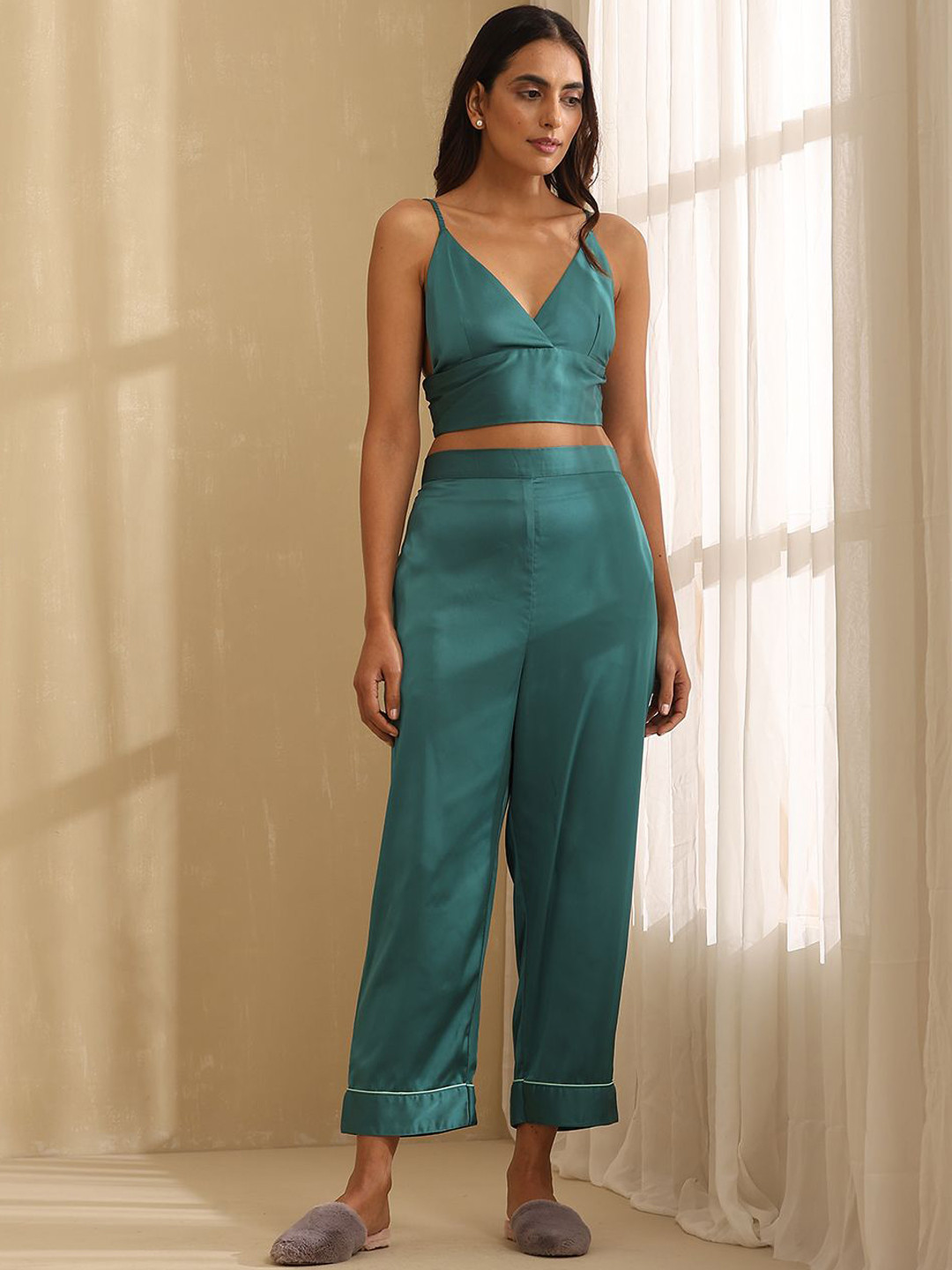 

indy Raaga Women V-Neck Night suit, Green