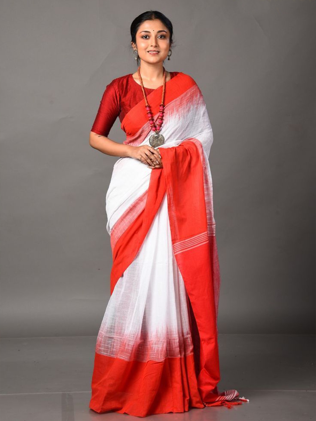 

Ruuprekha Pure Cotton Khadi Saree, White