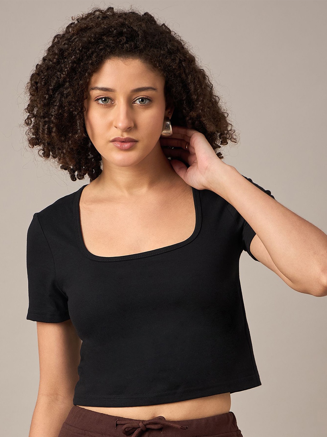 

The Roadster Lifestyle Co Women's Crop Tshirt, Black