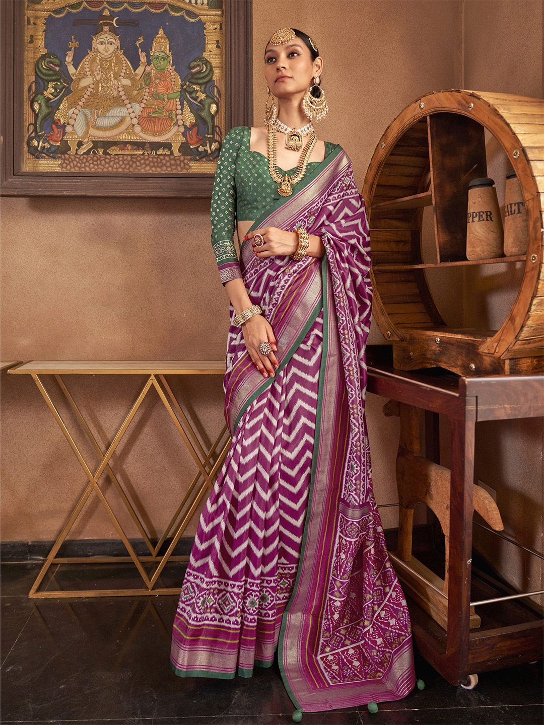 

elora Zari Patola Saree, Magenta