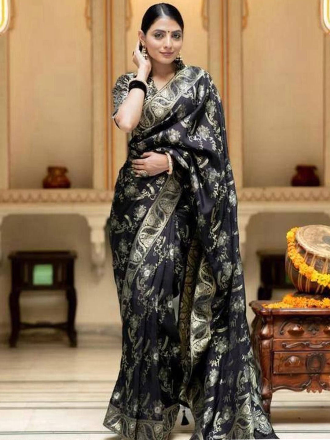 

Sitanjali Ethnic Motifs Zari Chanderi Saree, Black