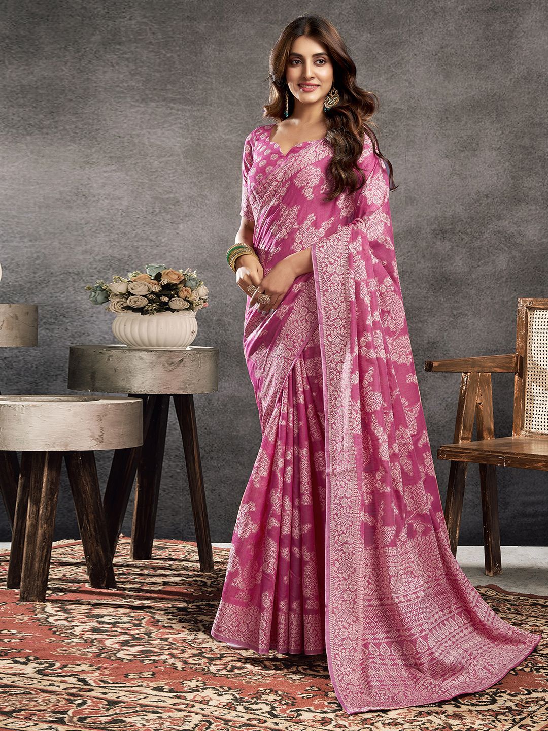 

Satrani Ethnic Motif Woven Design Dabu Saree, Pink