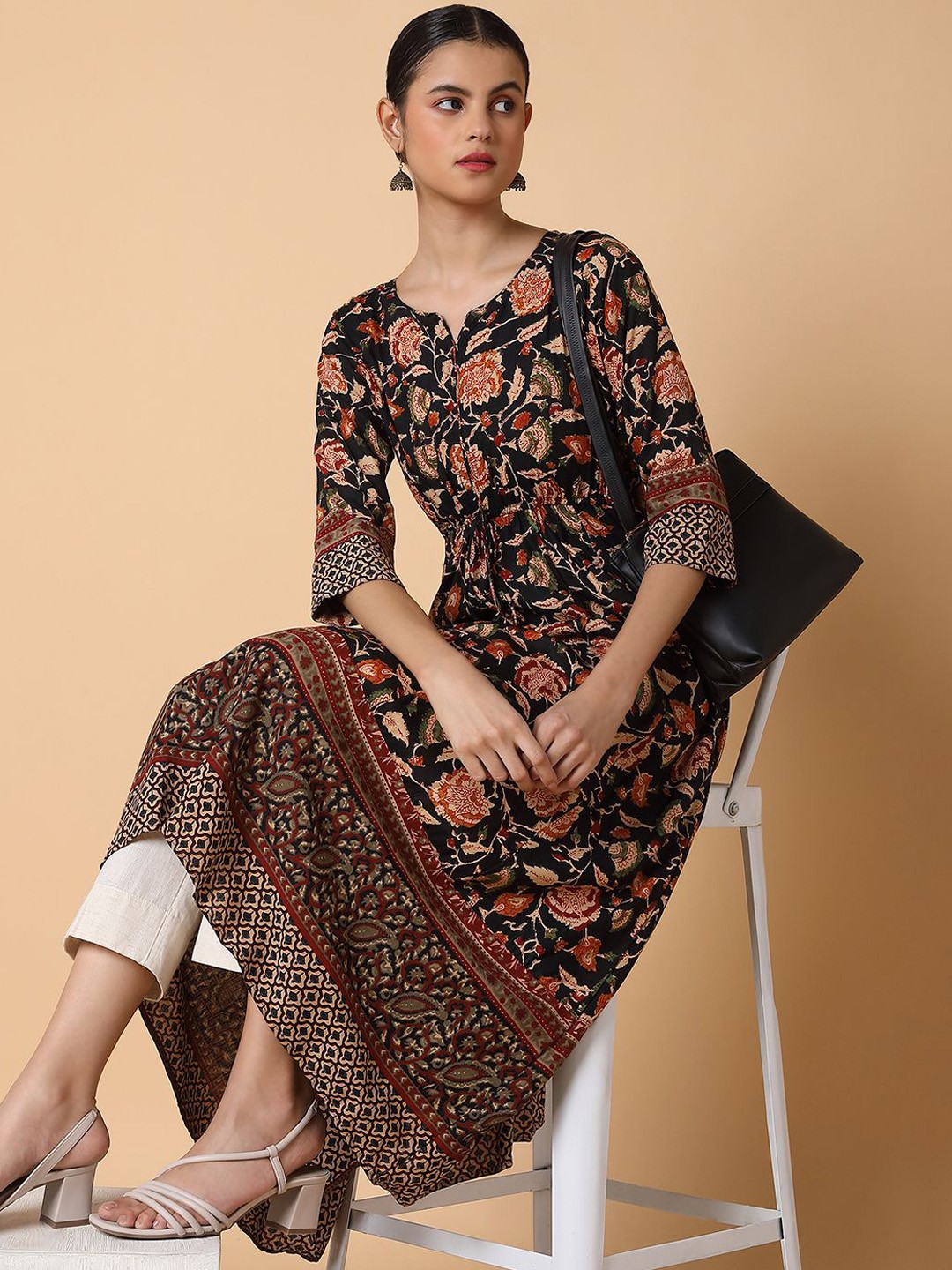 

SHOWOFF Floral Printed A-Line Kurta, Black