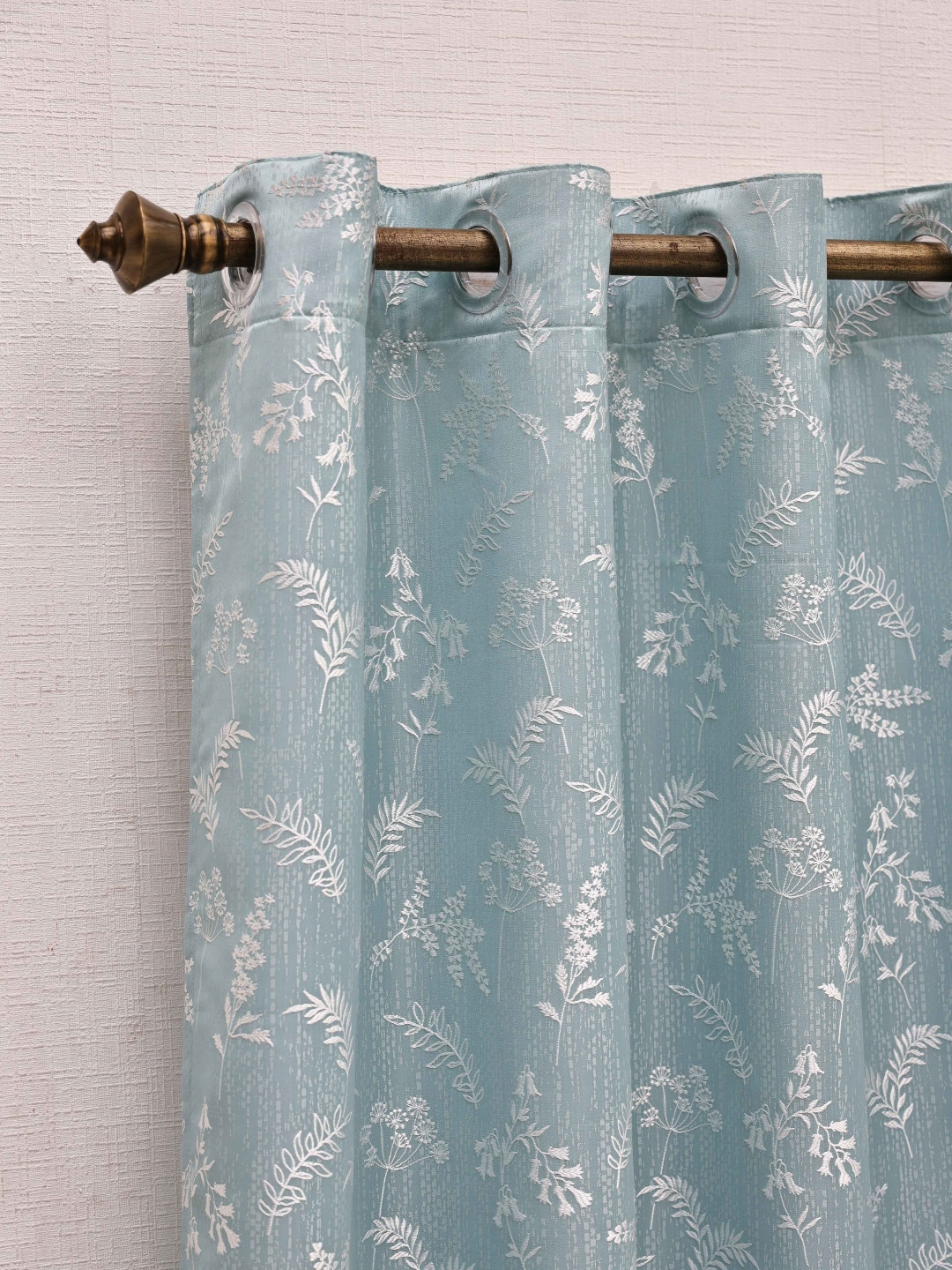 

Ariana Blue & White Floral Room Darkening Jacquard Window Curtain
