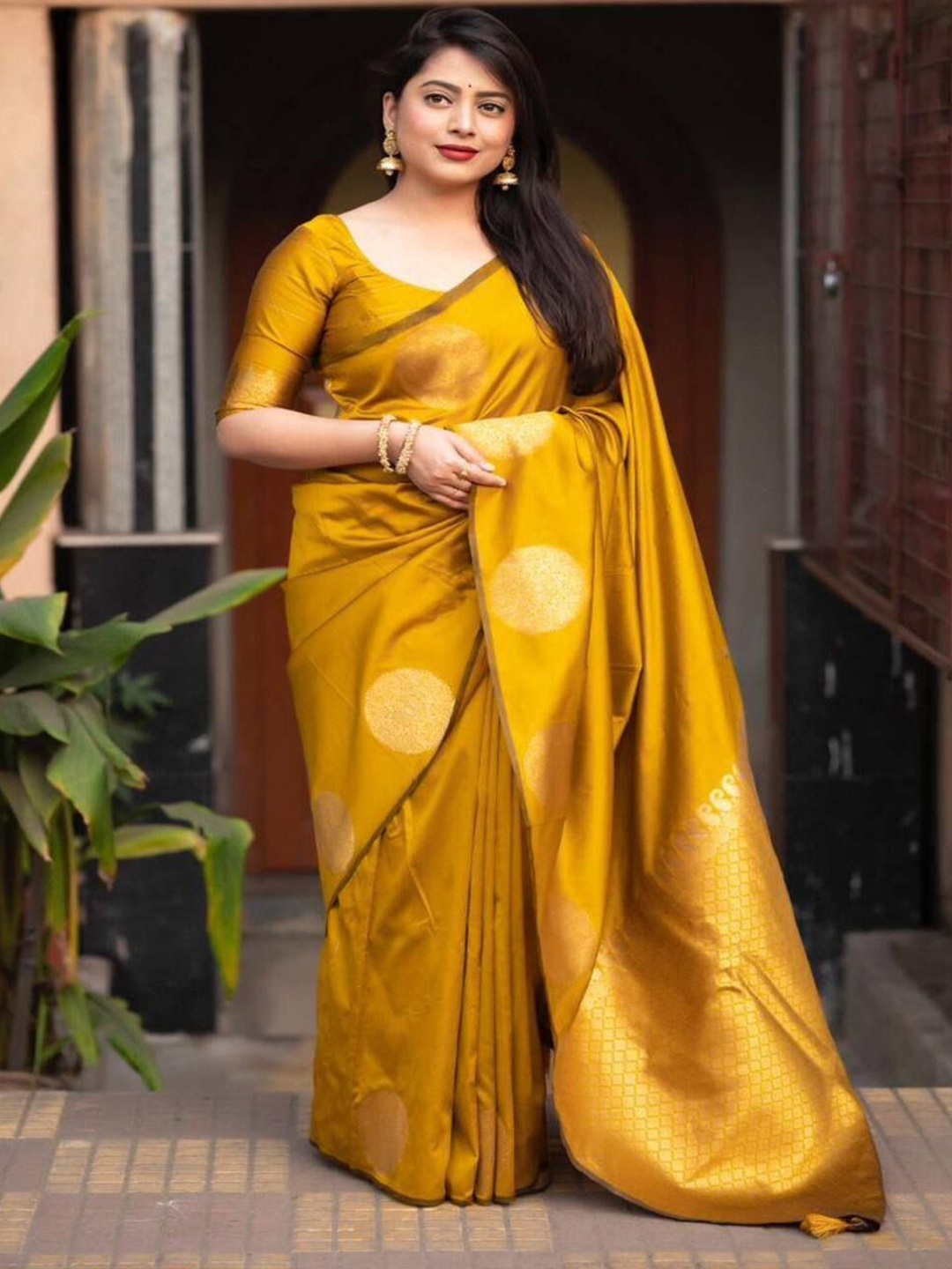 

Sanwariya Silk Ethnic Motifs Zari Art Silk Chanderi Saree, Yellow