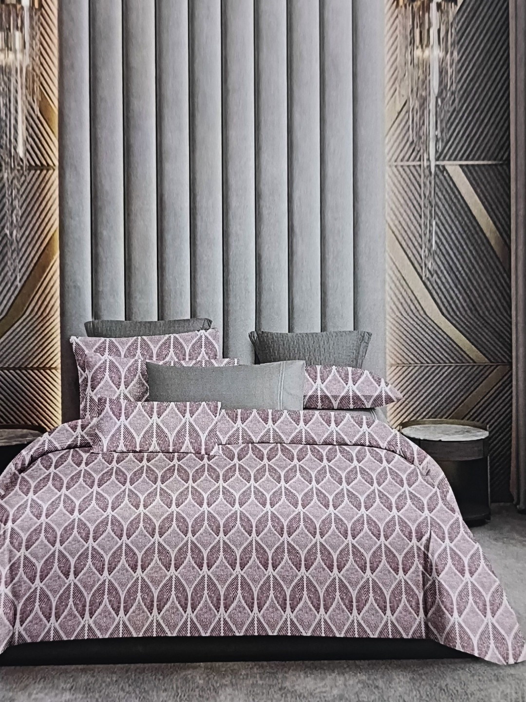 

Signature Pink Ethnic Motifs 160 TC King Bedsheet with 2 Pillow Covers
