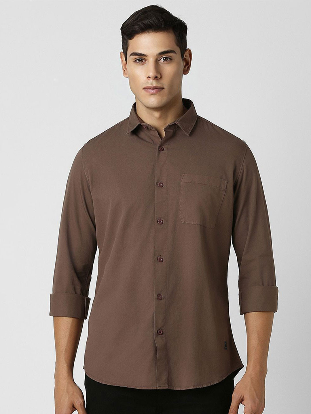 

VAN HEUSEN DENIM LABS Men Spread Collar Solid Cotton Slim Fit Casual Shirt, Brown