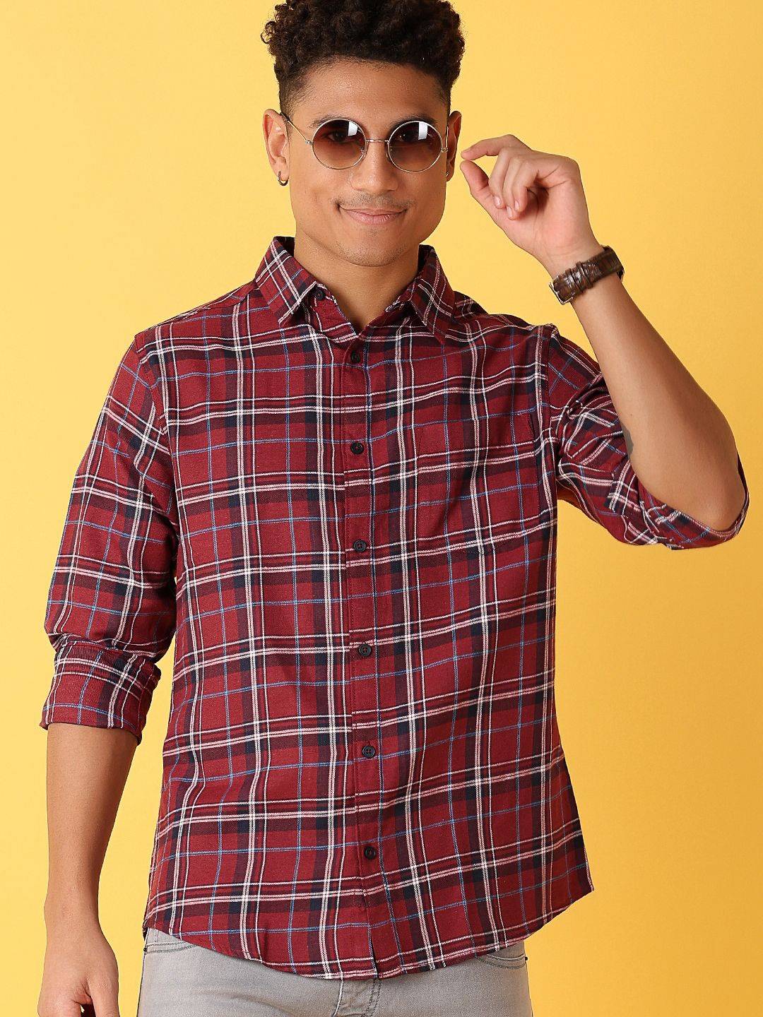 

V-Mart Men Classic Spread Collar Tartan Checked Cotton Slim Fit Casual Shirt, Maroon